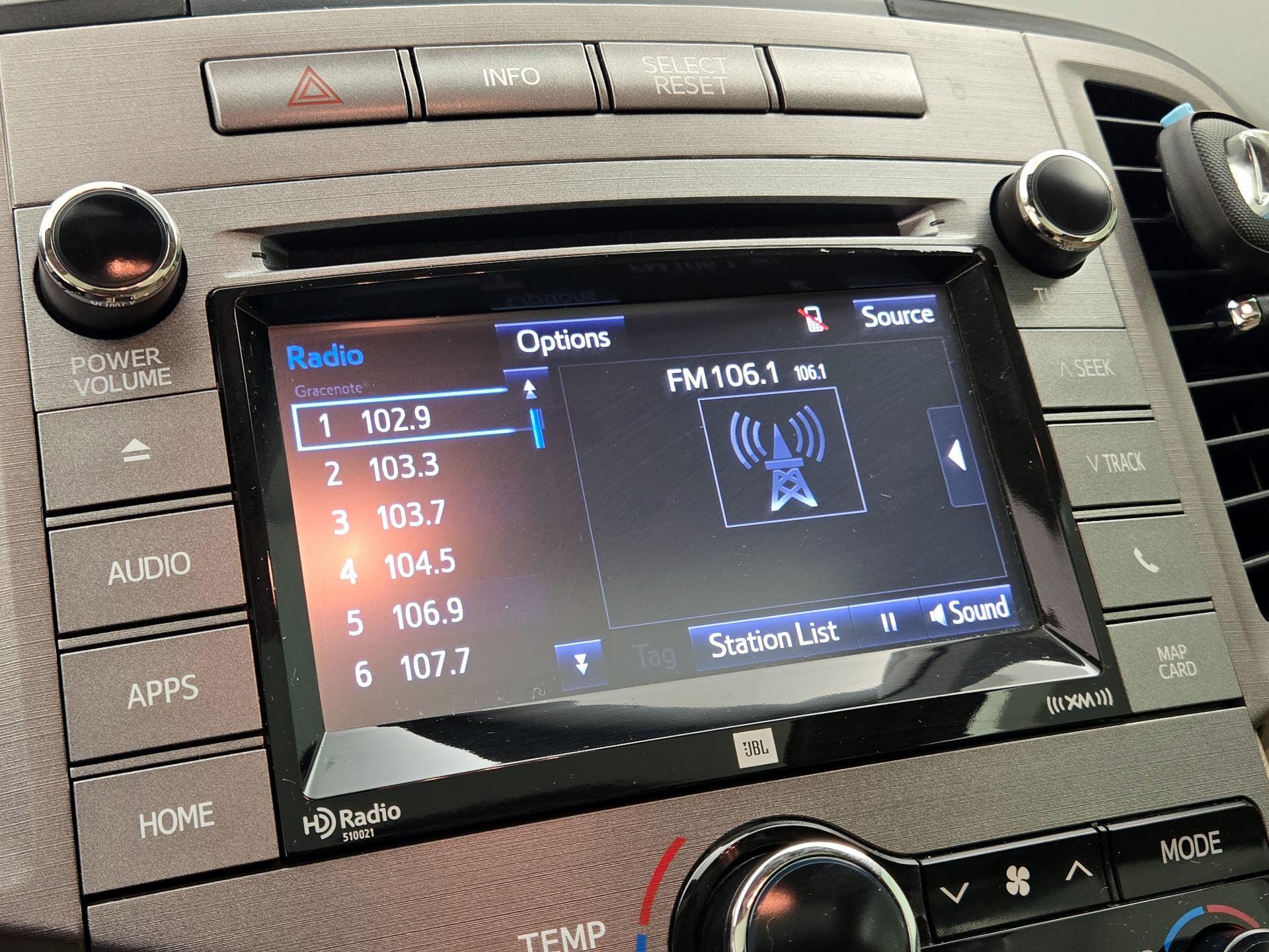 Thumbnail: 2015 Toyota Venza - 16