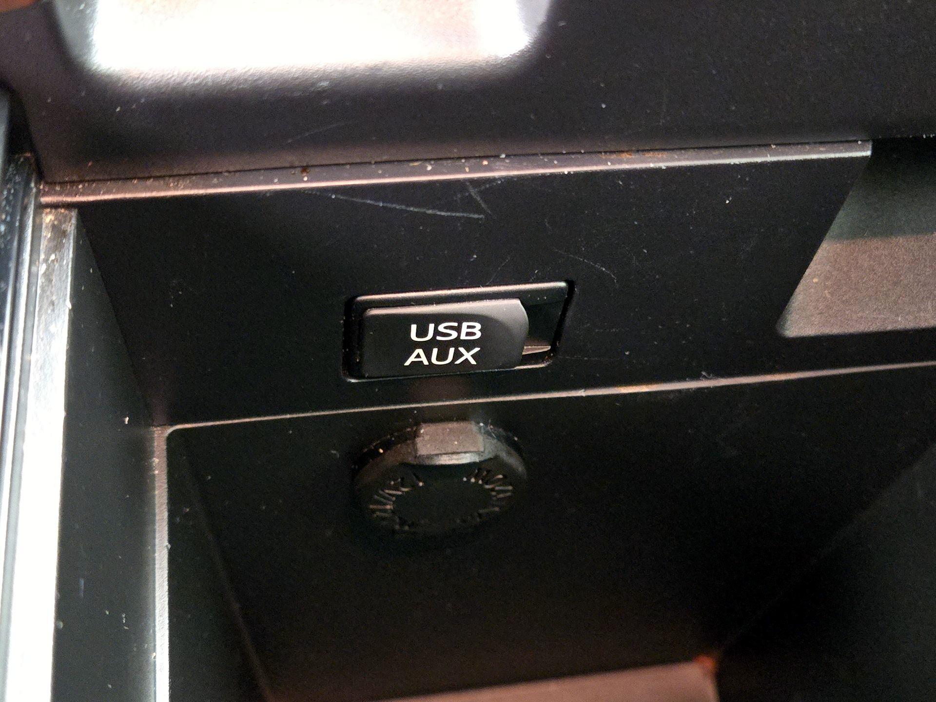 Thumbnail: 2015 Toyota Venza - 19