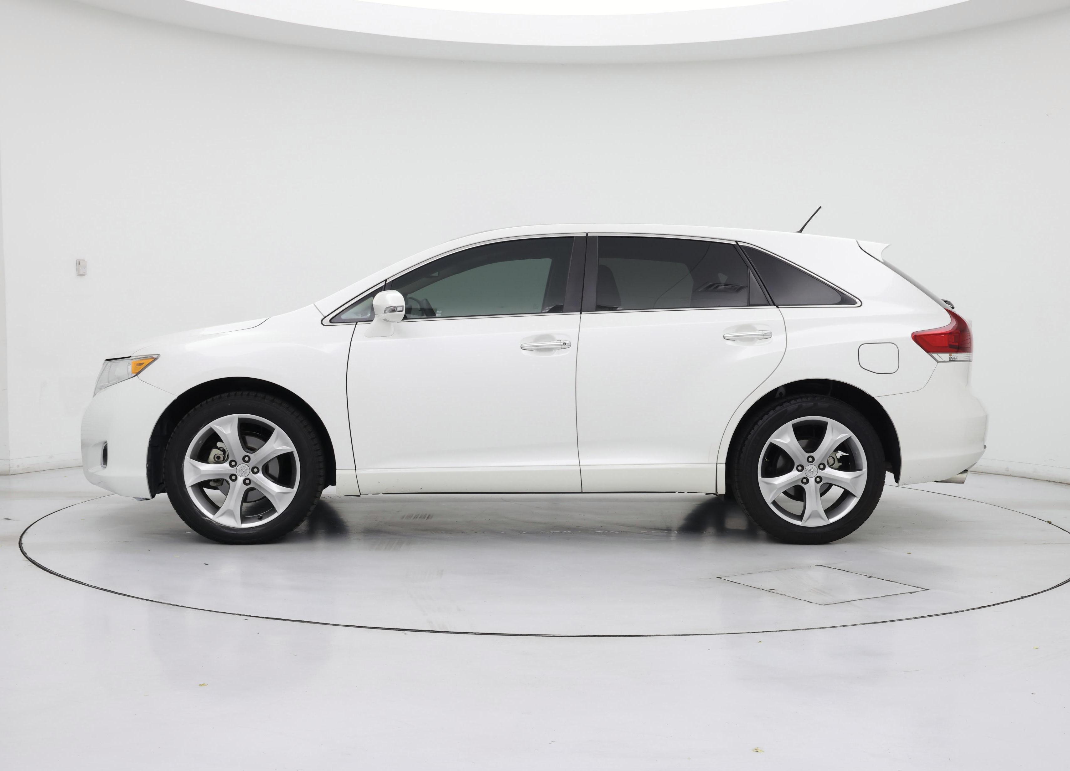 Thumbnail: 2015 Toyota Venza - 3