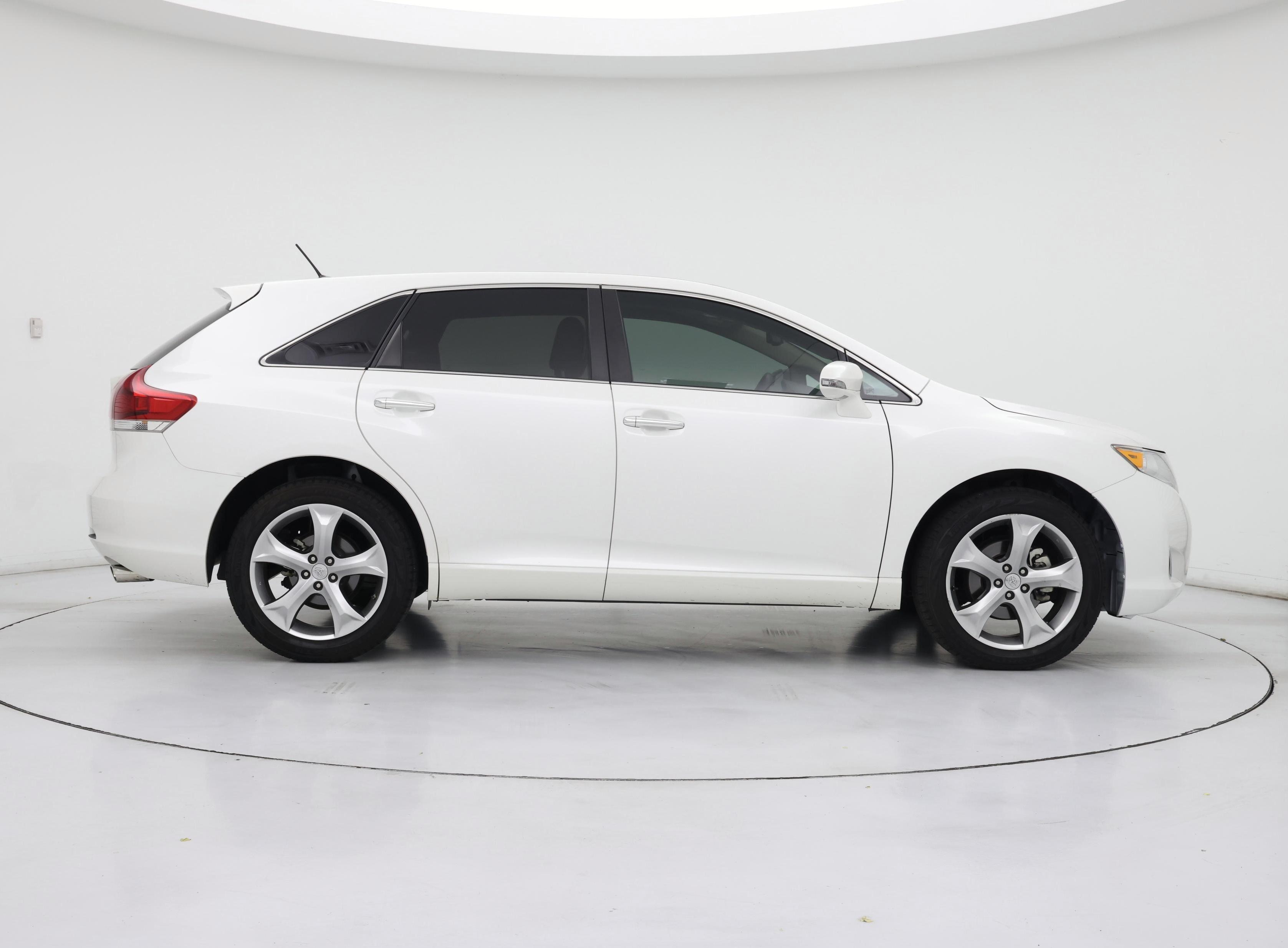 Thumbnail: 2015 Toyota Venza - 7