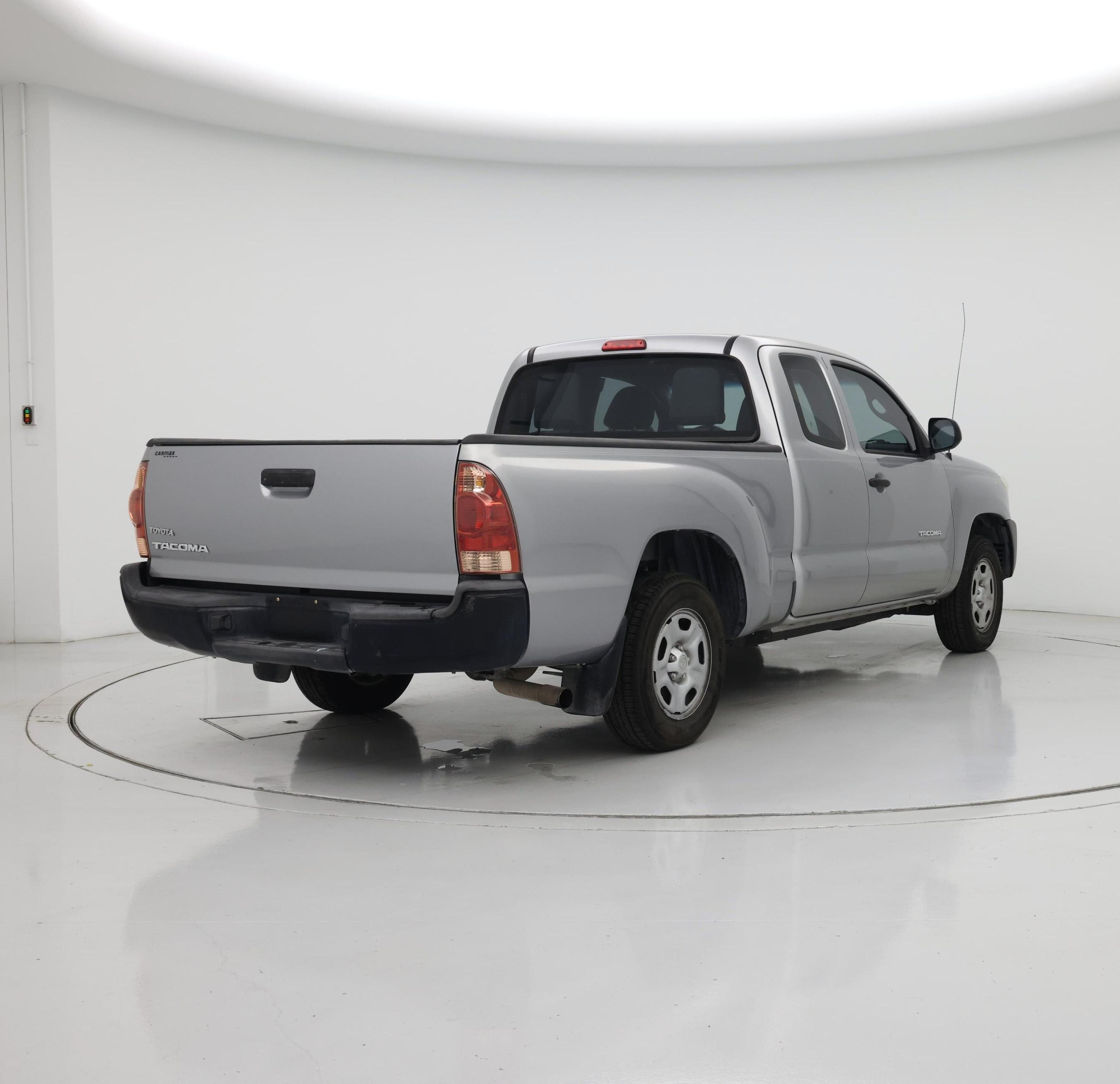 Thumbnail: 2015 Toyota Tacoma - 8