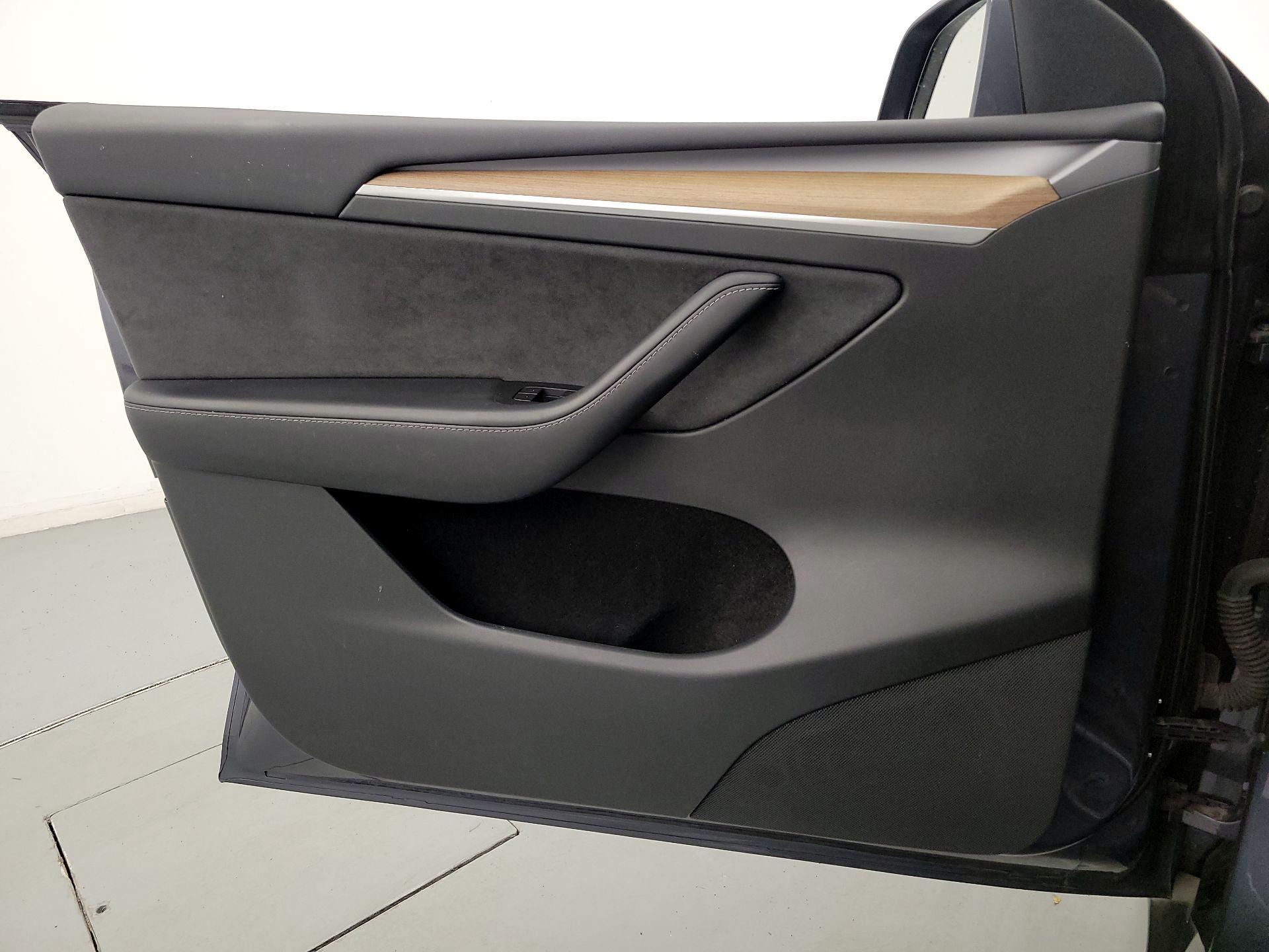 Thumbnail: 2022 Tesla Model Y - 12