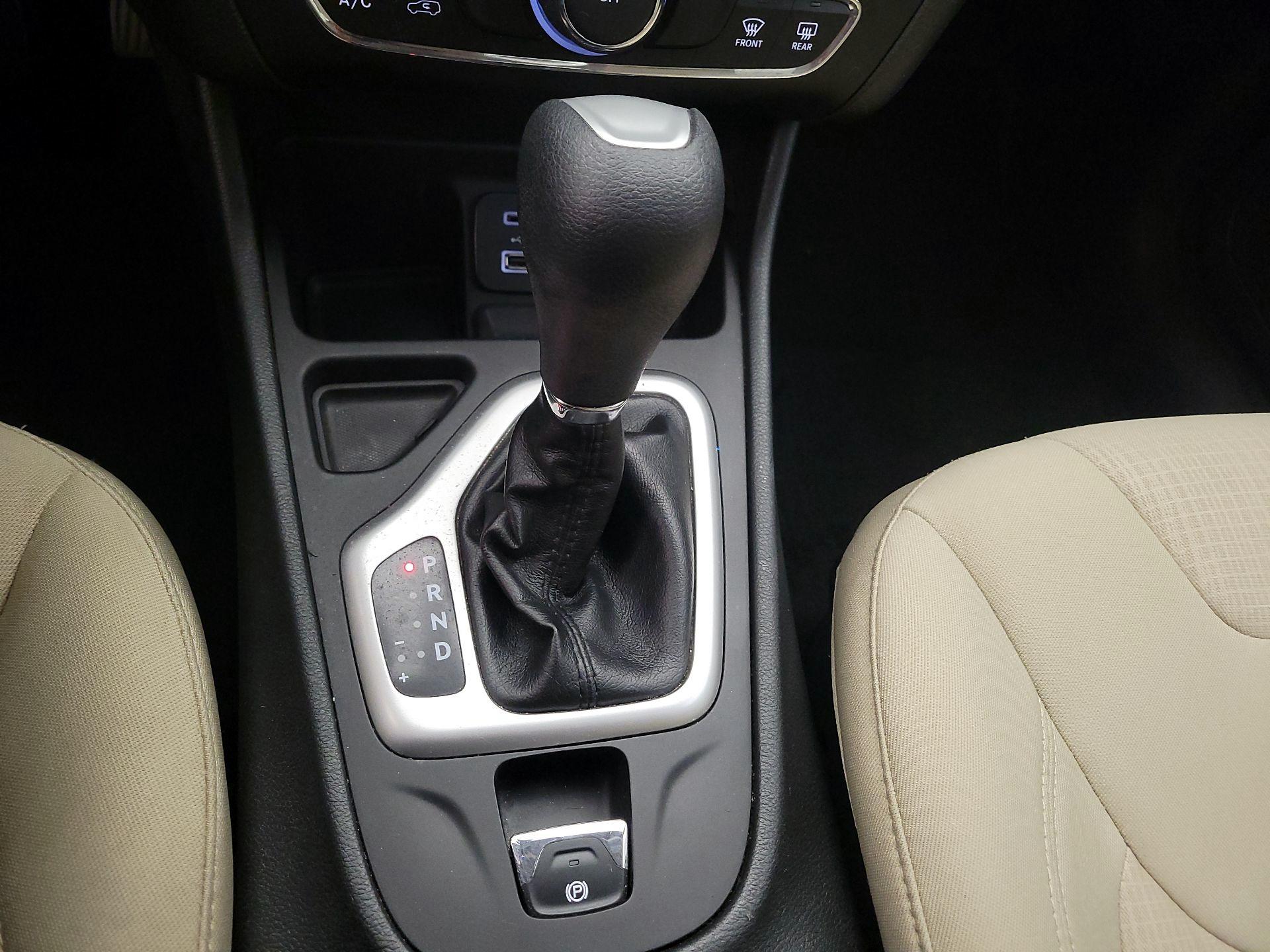 Thumbnail: 2015 Jeep Cherokee - 17