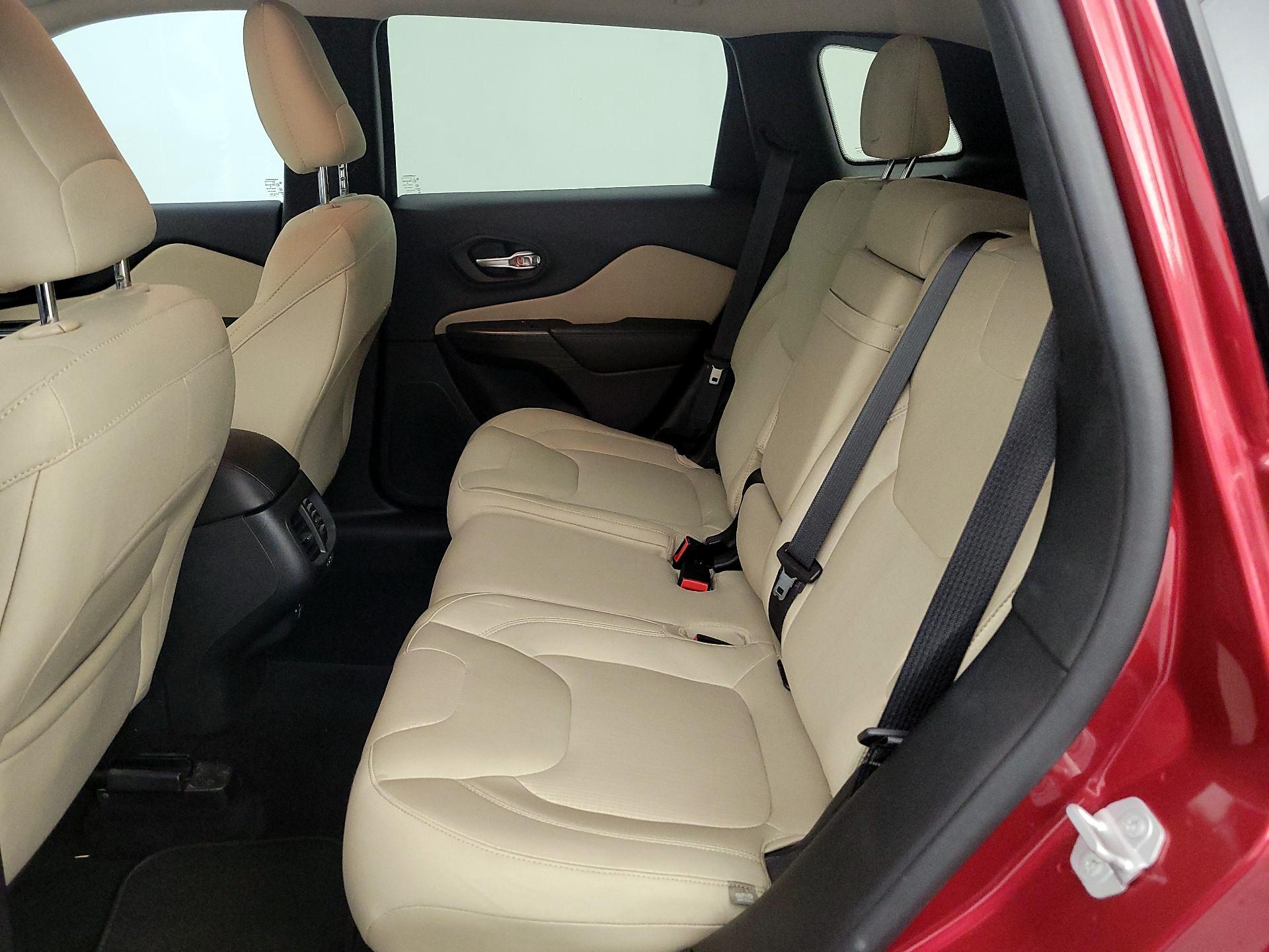 Thumbnail: 2015 Jeep Cherokee - 19