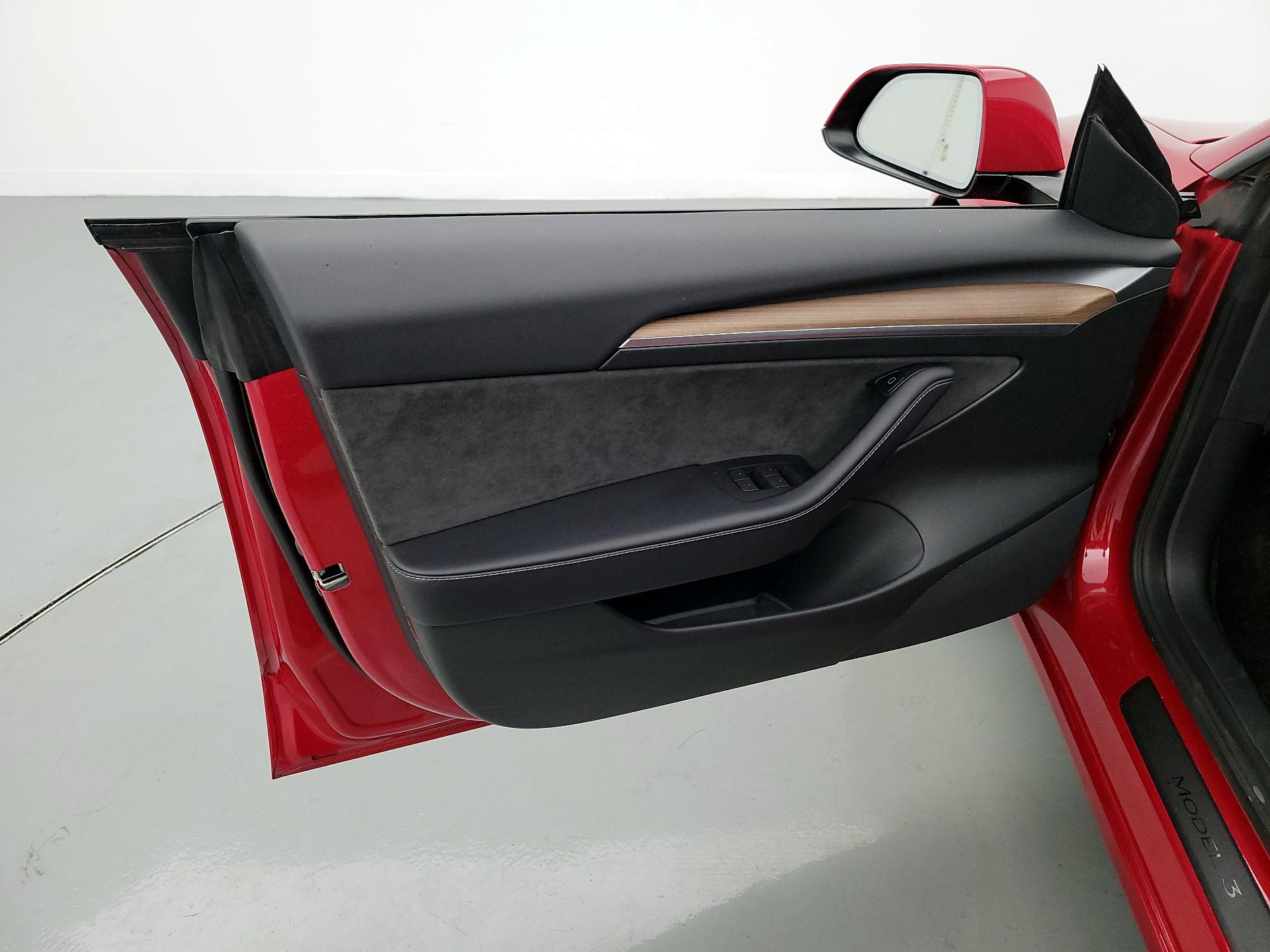 Thumbnail: 2022 Tesla Model 3 - 12