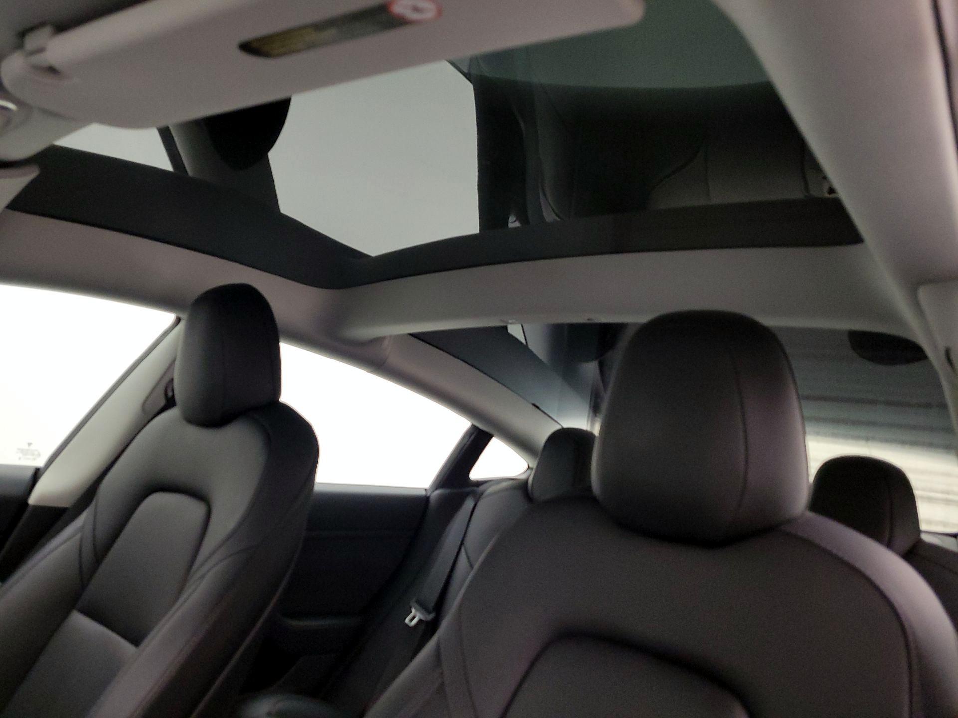 Thumbnail: 2022 Tesla Model 3 - 18