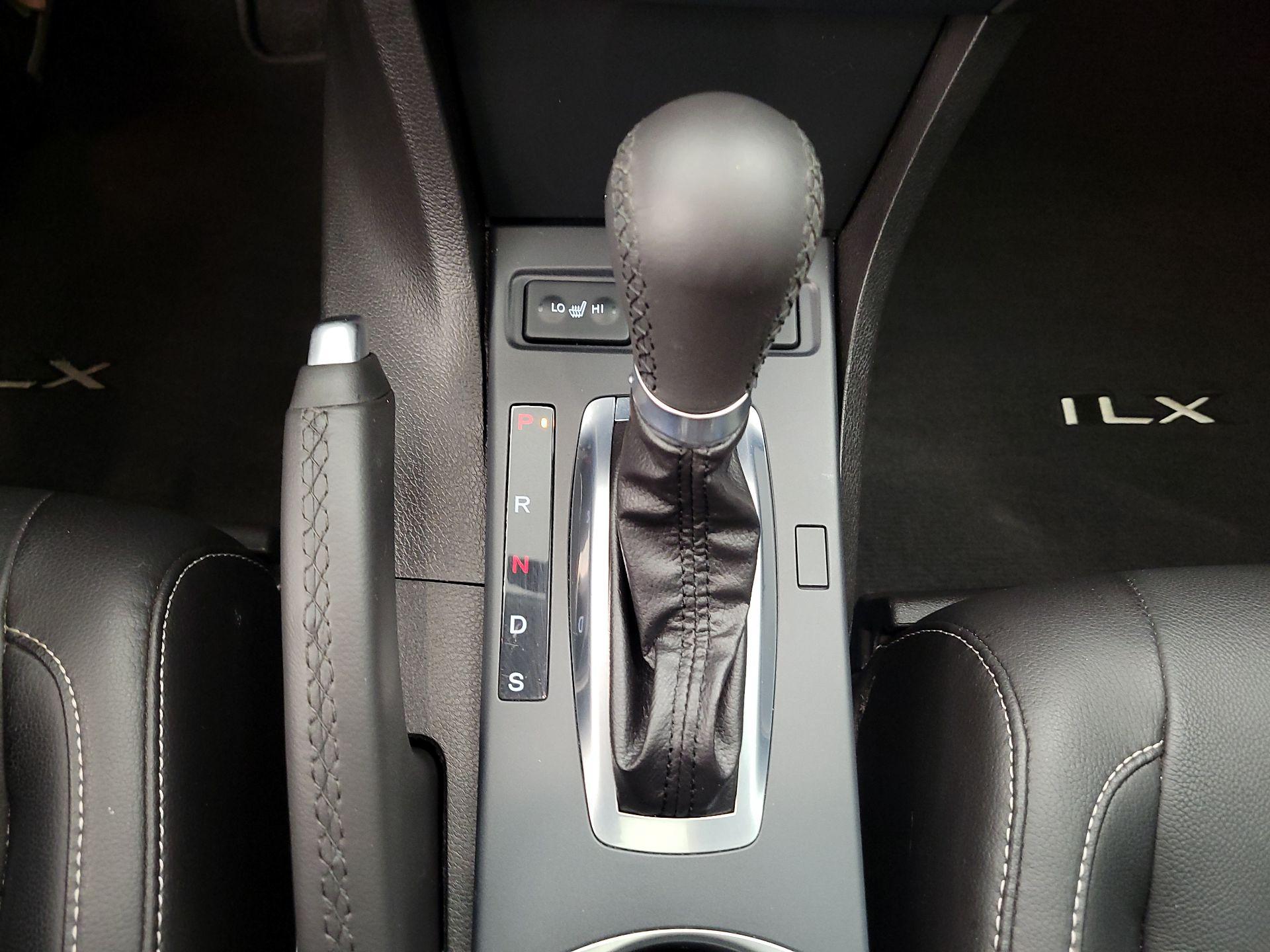 Thumbnail: 2020 Acura ILX - 17