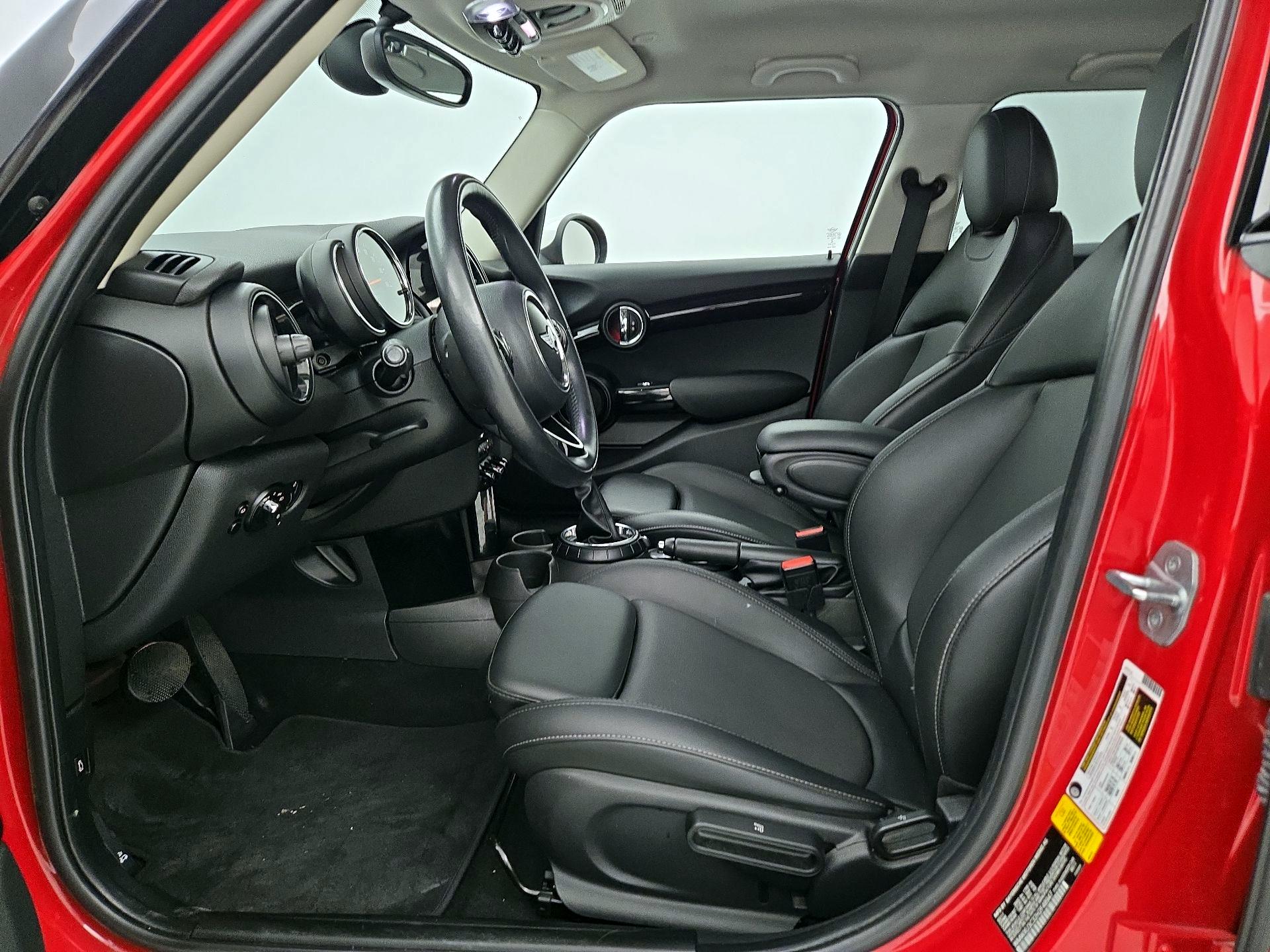 Thumbnail: 2017 MINI Cooper Hardtop - 11