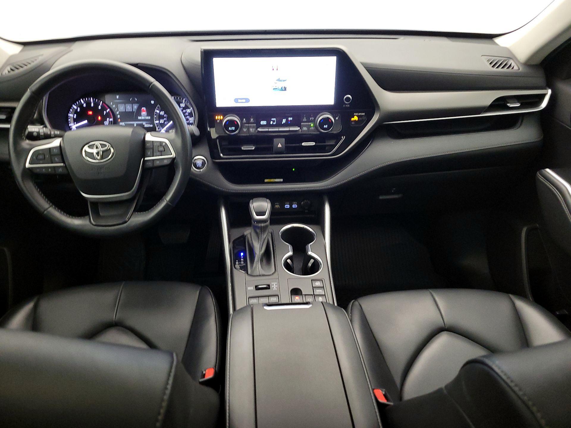 Thumbnail: 2023 Toyota Highlander - 9