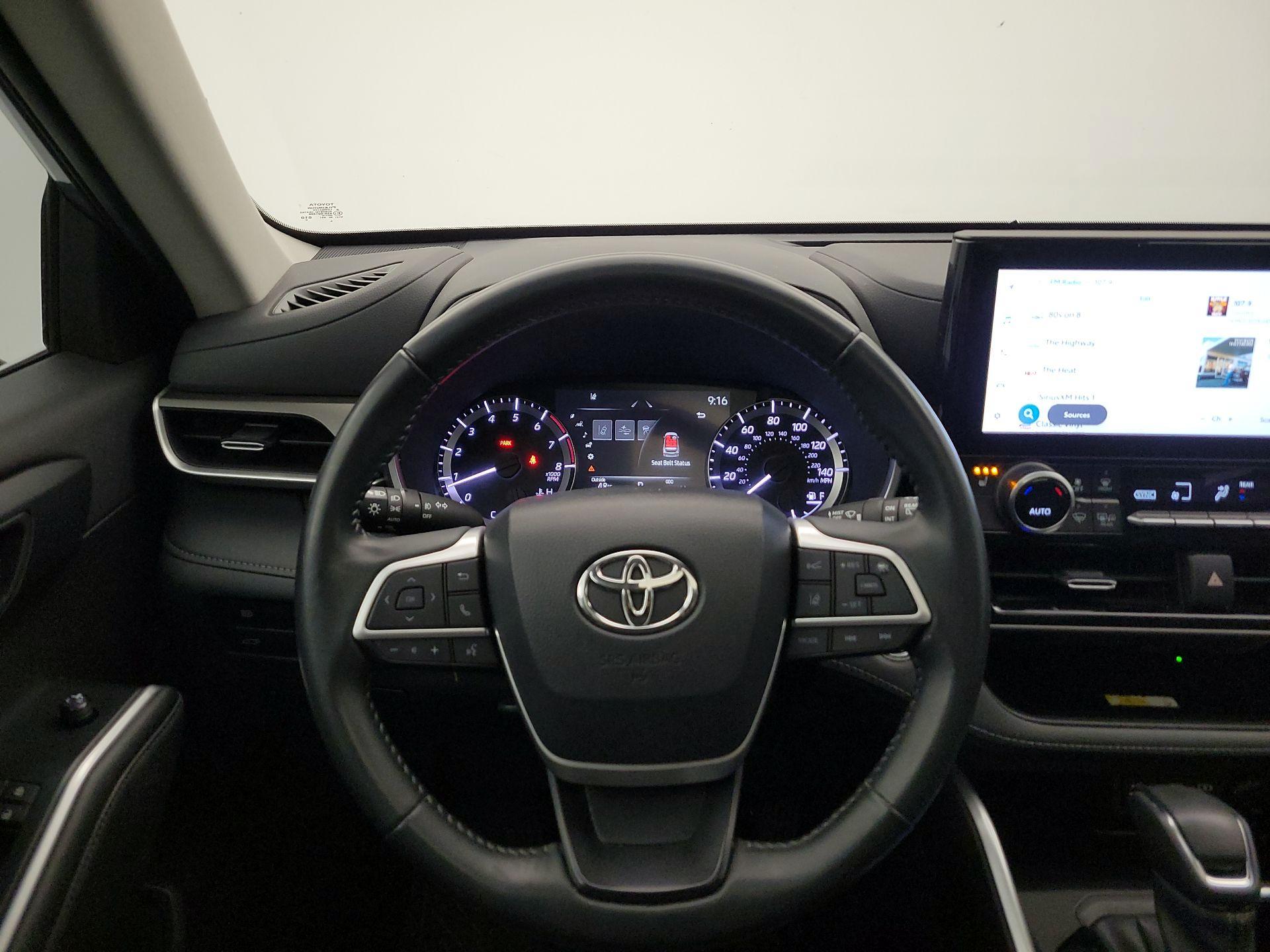 Thumbnail: 2023 Toyota Highlander - 10