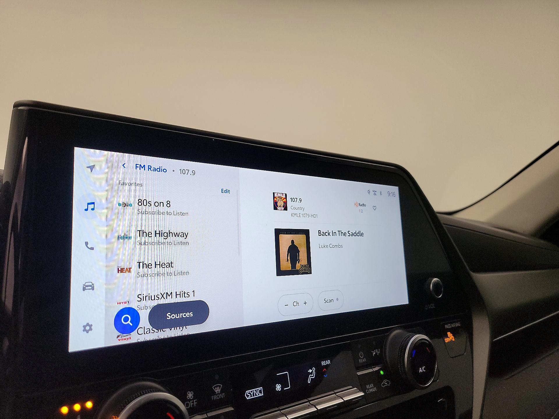 Thumbnail: 2023 Toyota Highlander - 15