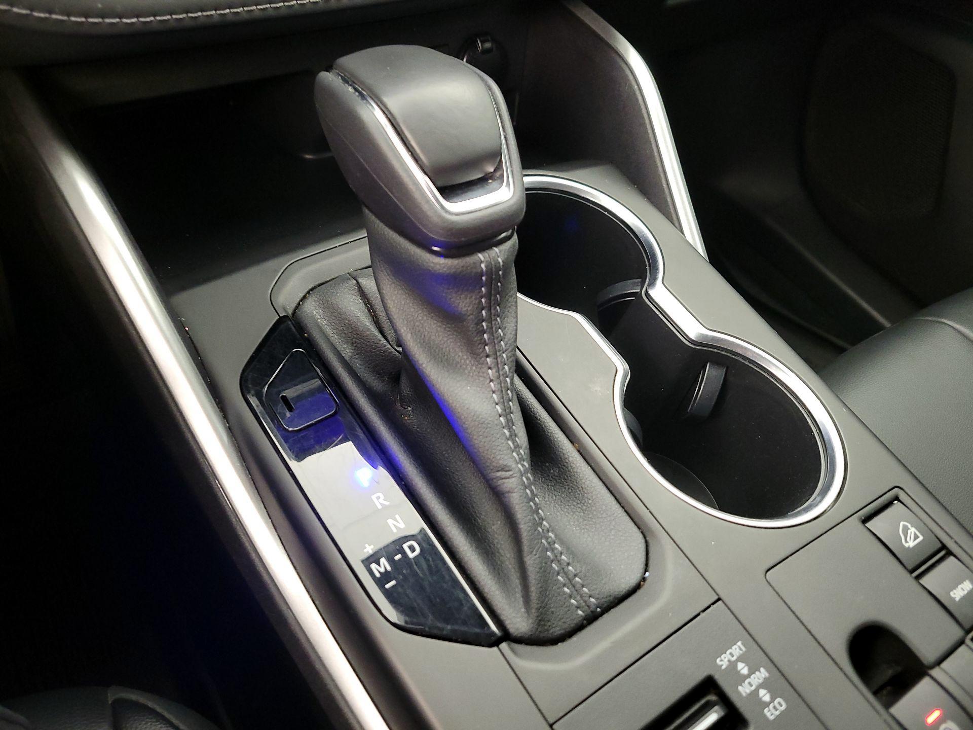 Thumbnail: 2023 Toyota Highlander - 17