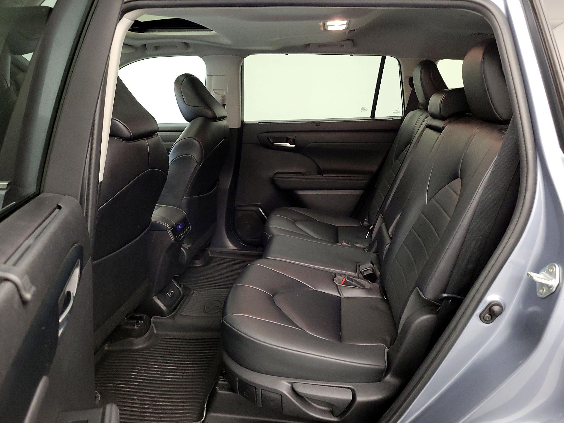 Thumbnail: 2023 Toyota Highlander - 20