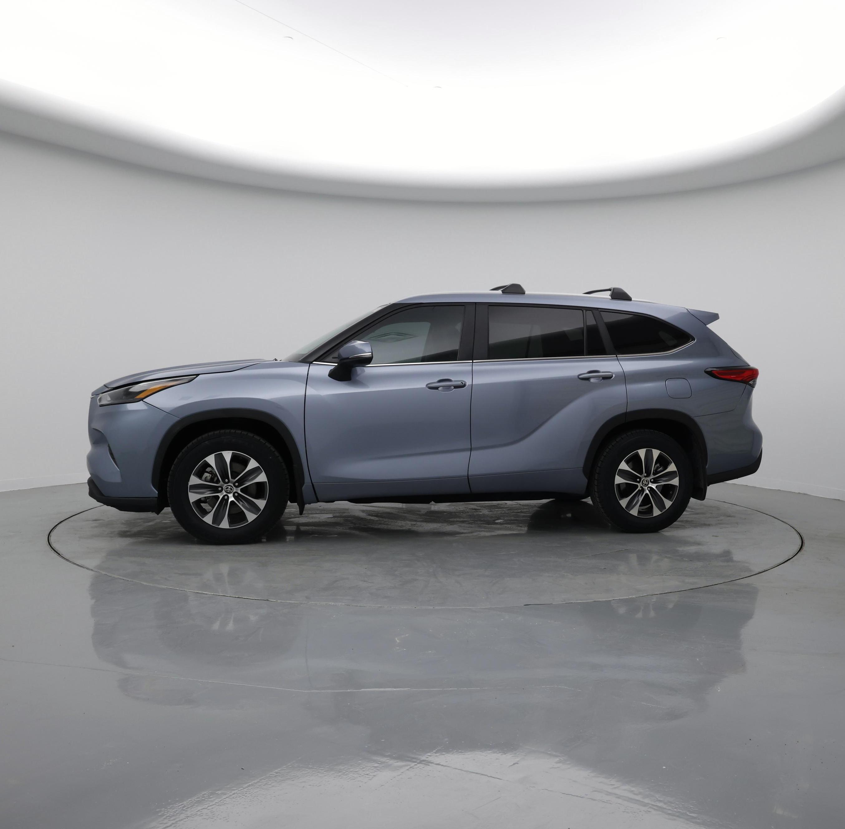 Thumbnail: 2023 Toyota Highlander - 3