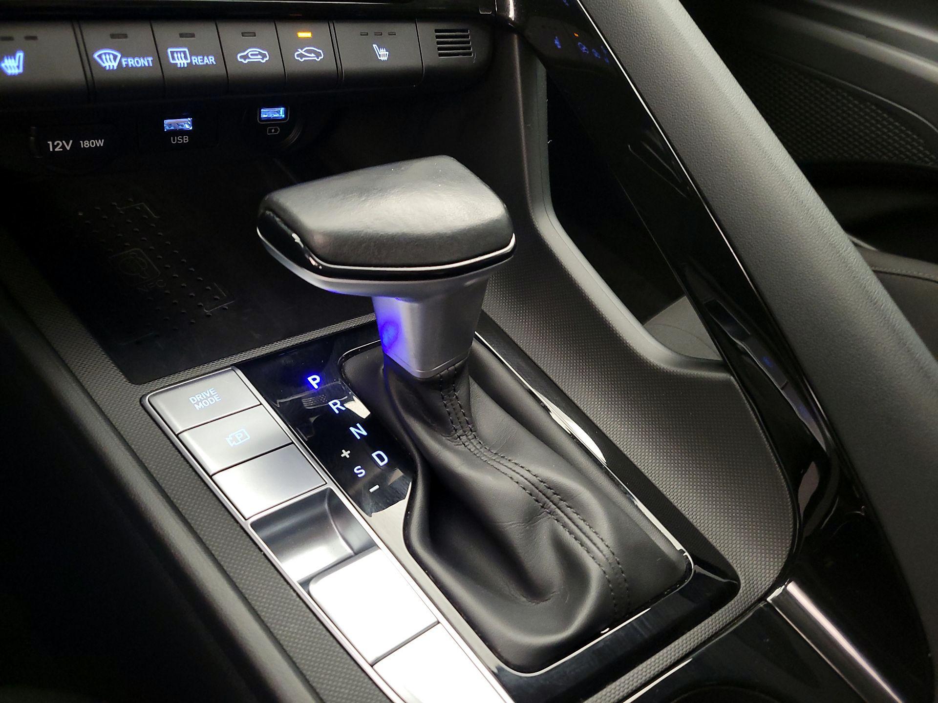 Thumbnail: 2022 Hyundai Elantra - 17