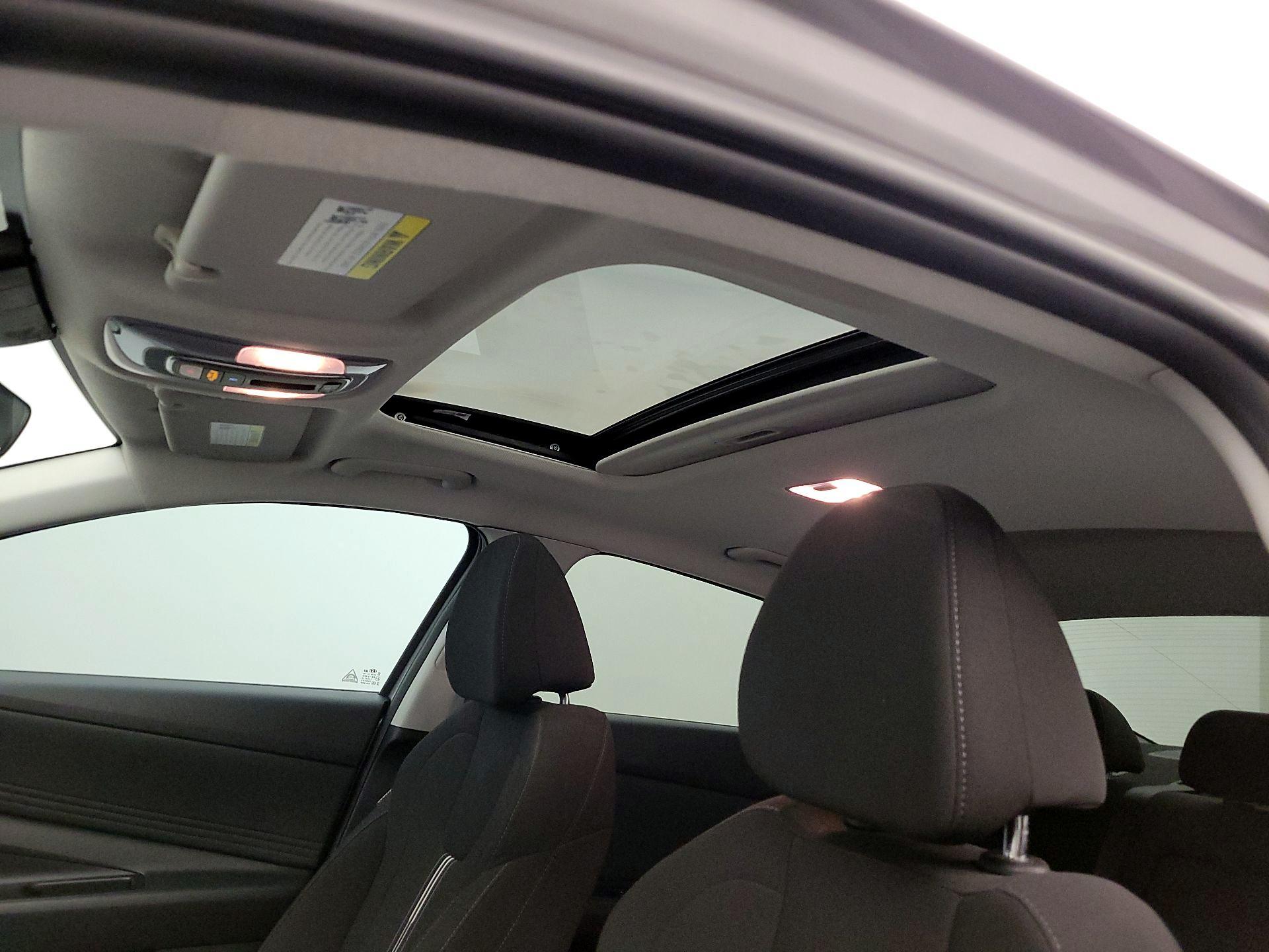 Thumbnail: 2022 Hyundai Elantra - 19