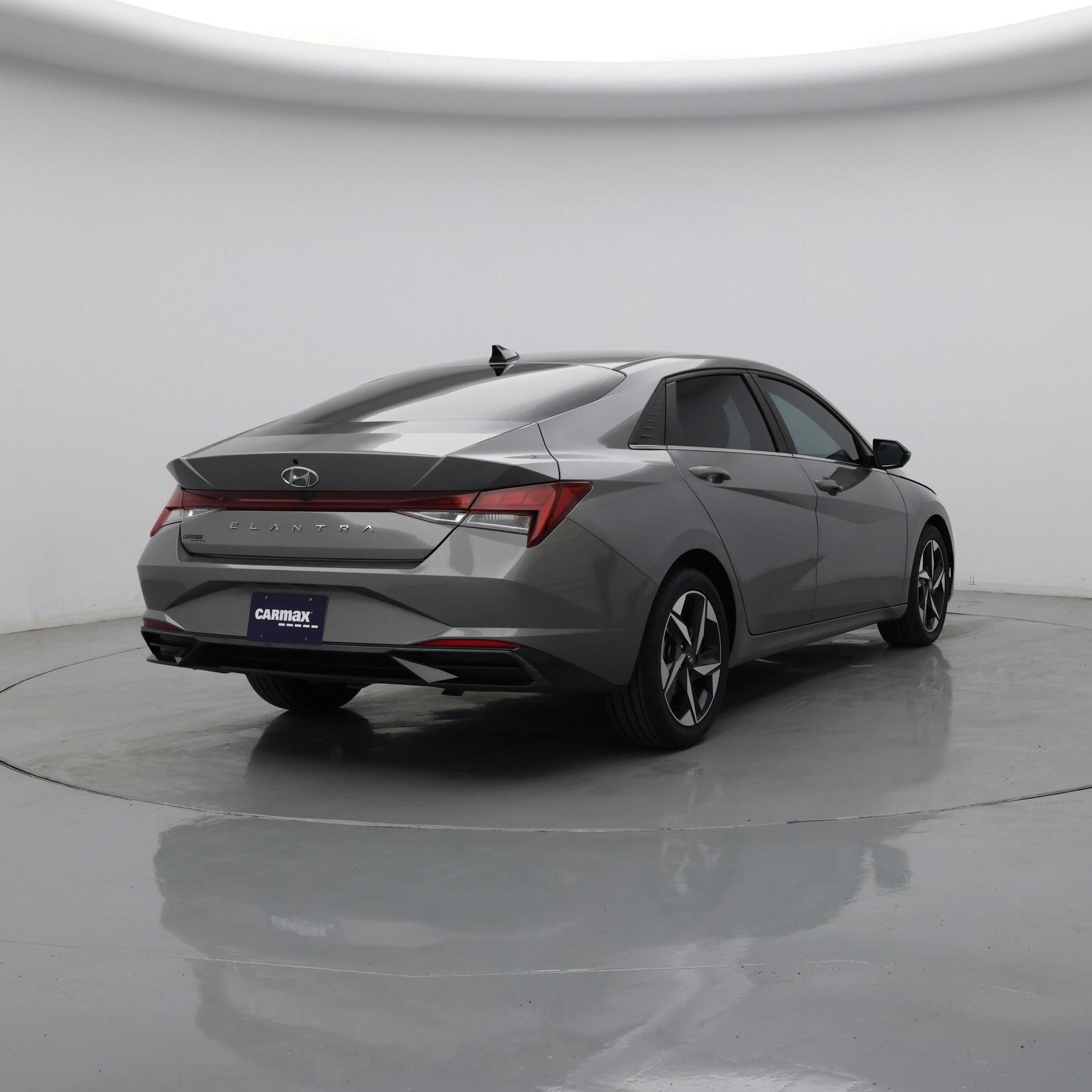 Thumbnail: 2022 Hyundai Elantra - 8