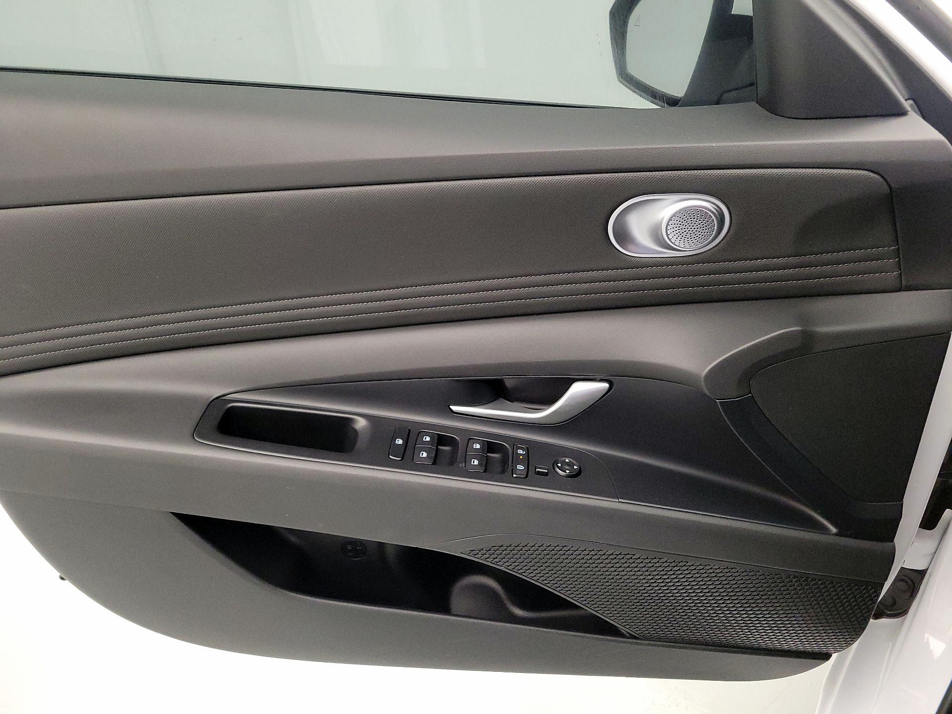 Thumbnail: 2024 Hyundai Elantra - 12