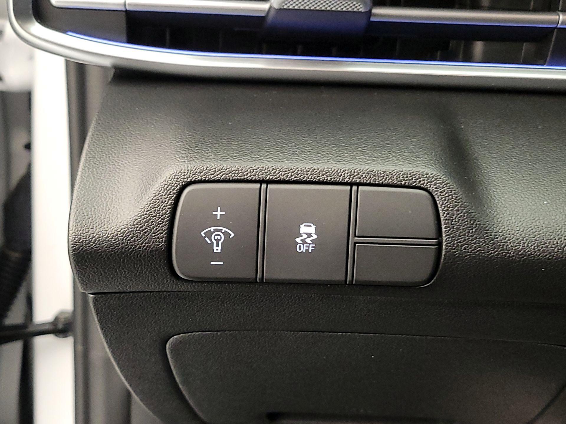 Thumbnail: 2024 Hyundai Elantra - 13