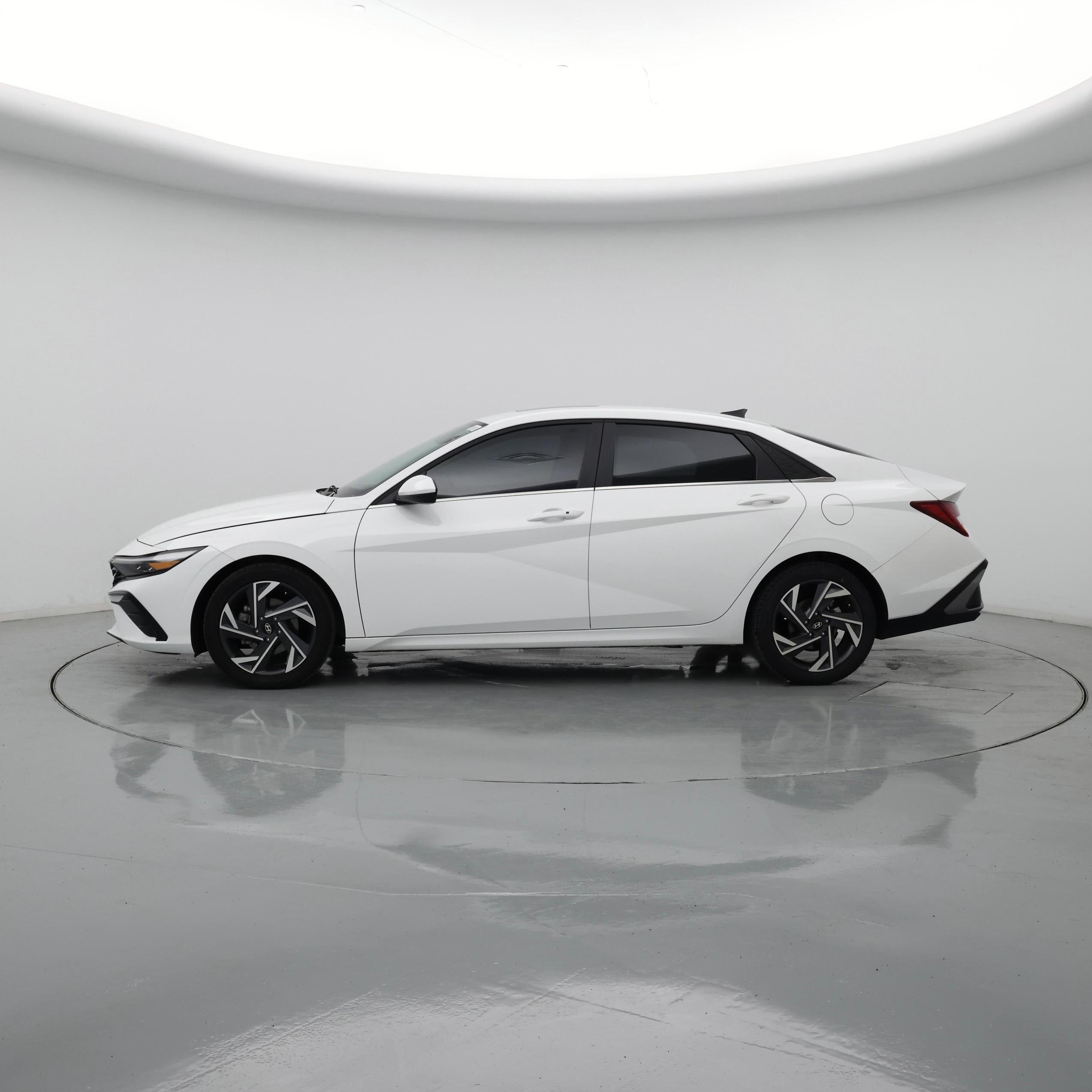 Thumbnail: 2024 Hyundai Elantra - 3