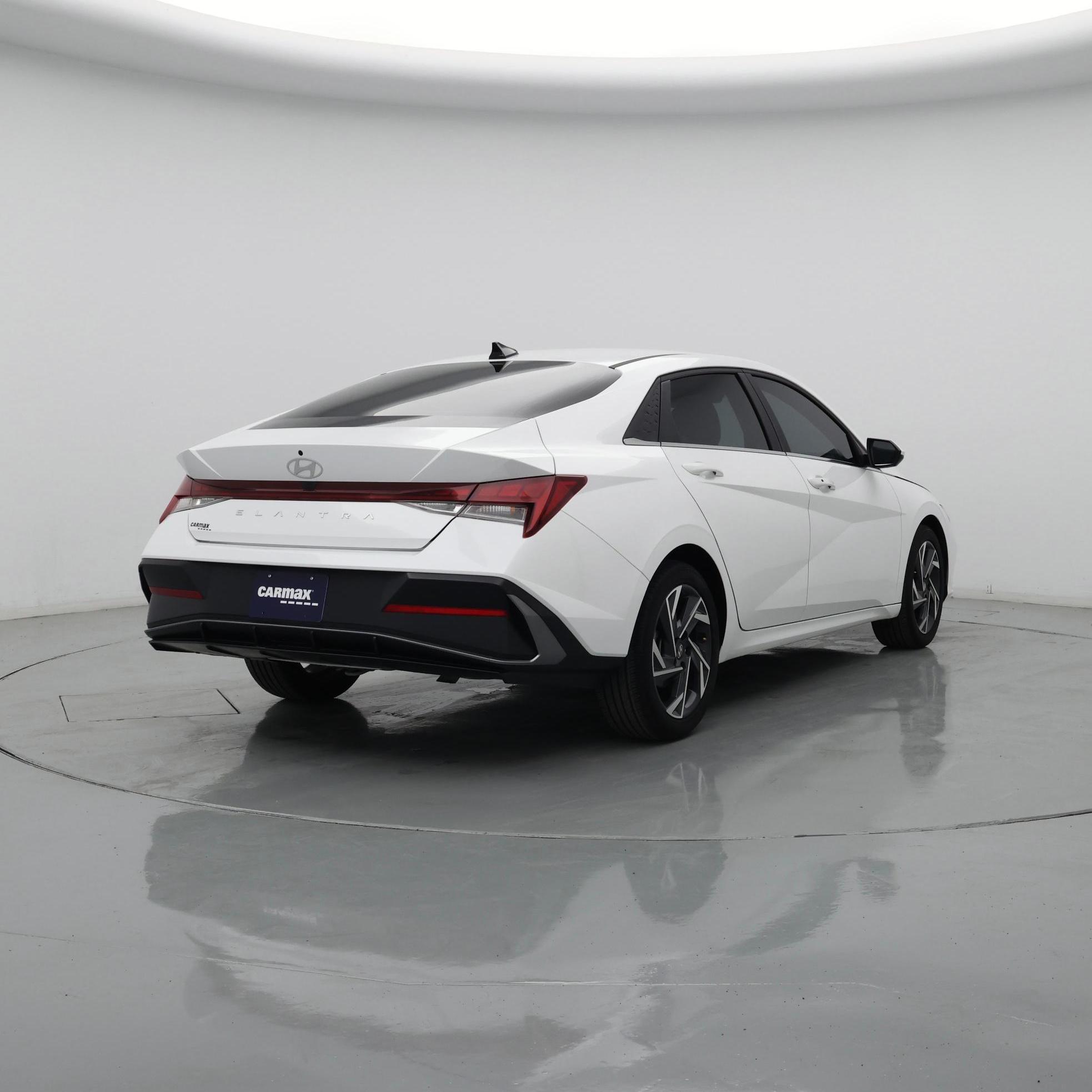 Thumbnail: 2024 Hyundai Elantra - 8