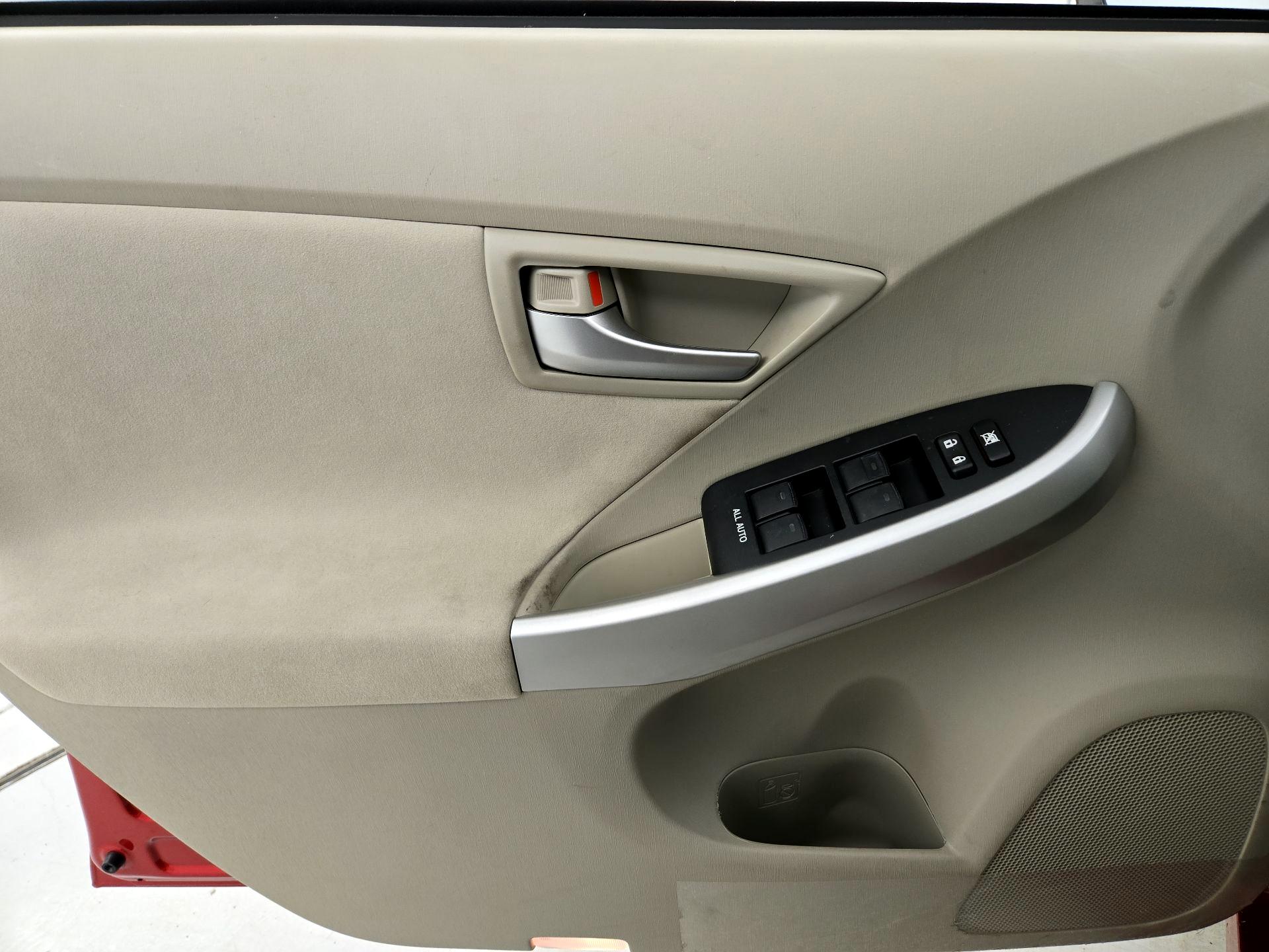 Thumbnail: 2014 Toyota Prius - 12