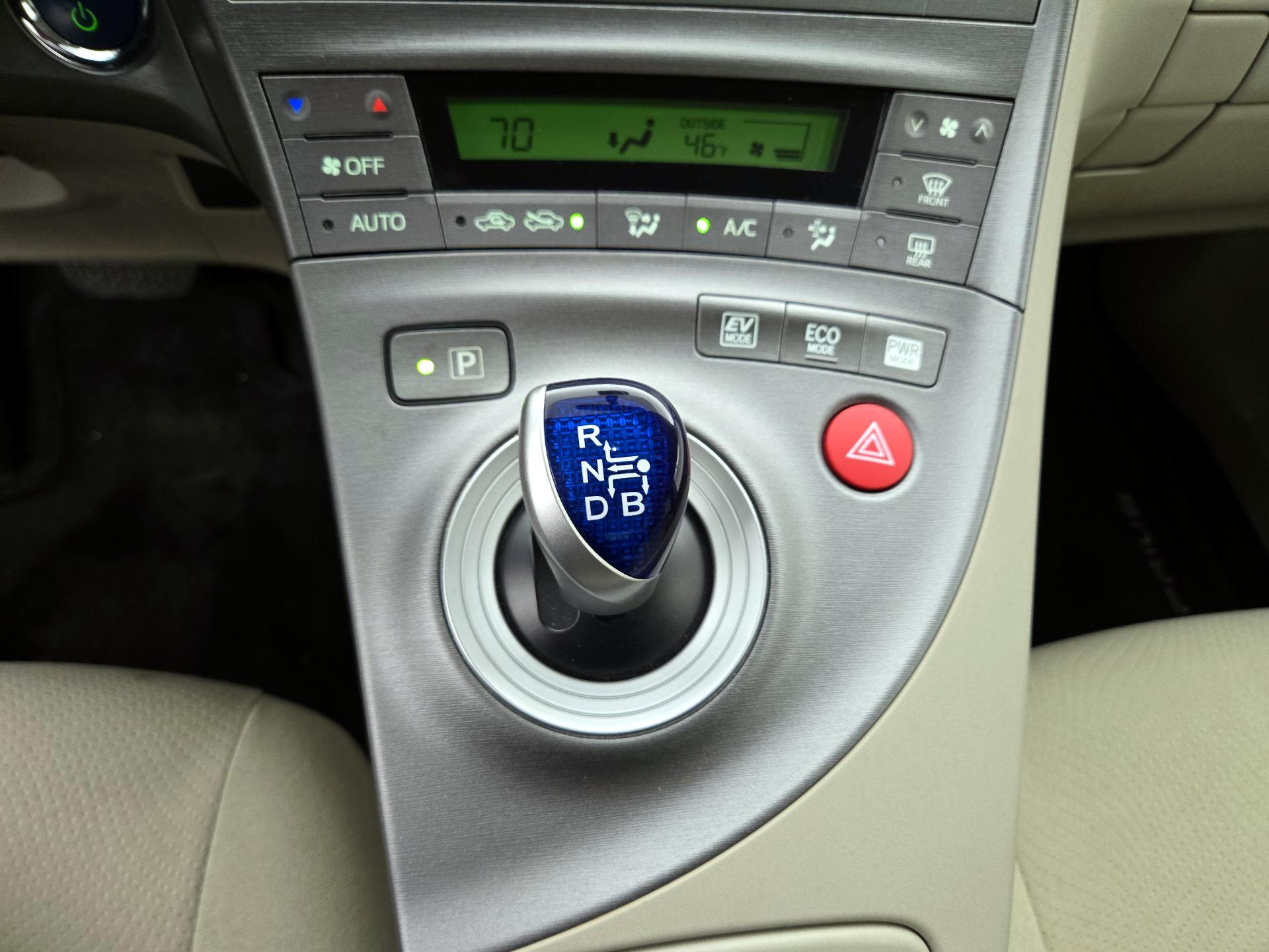 Thumbnail: 2014 Toyota Prius - 17