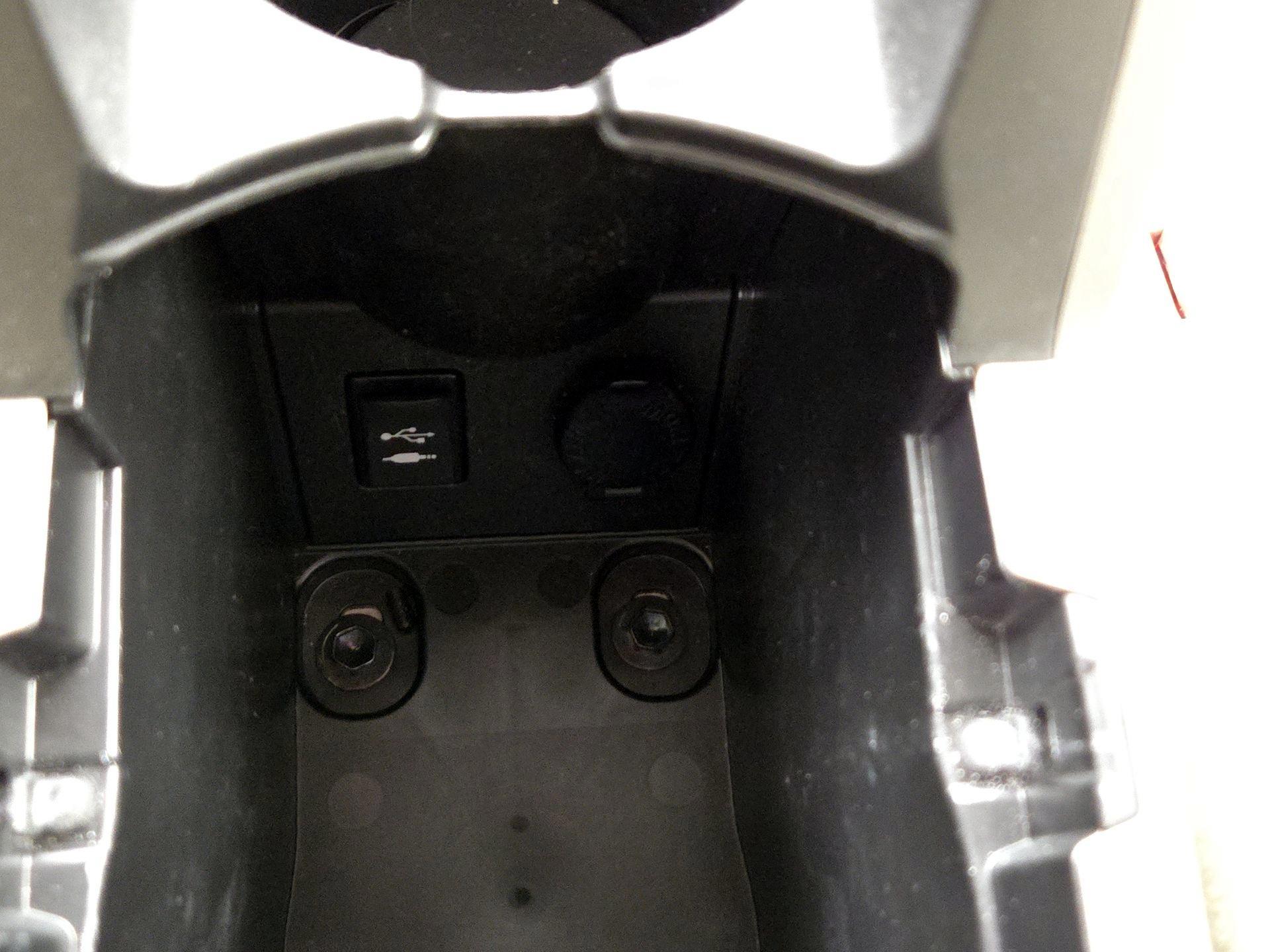 Thumbnail: 2014 Toyota Prius - 18