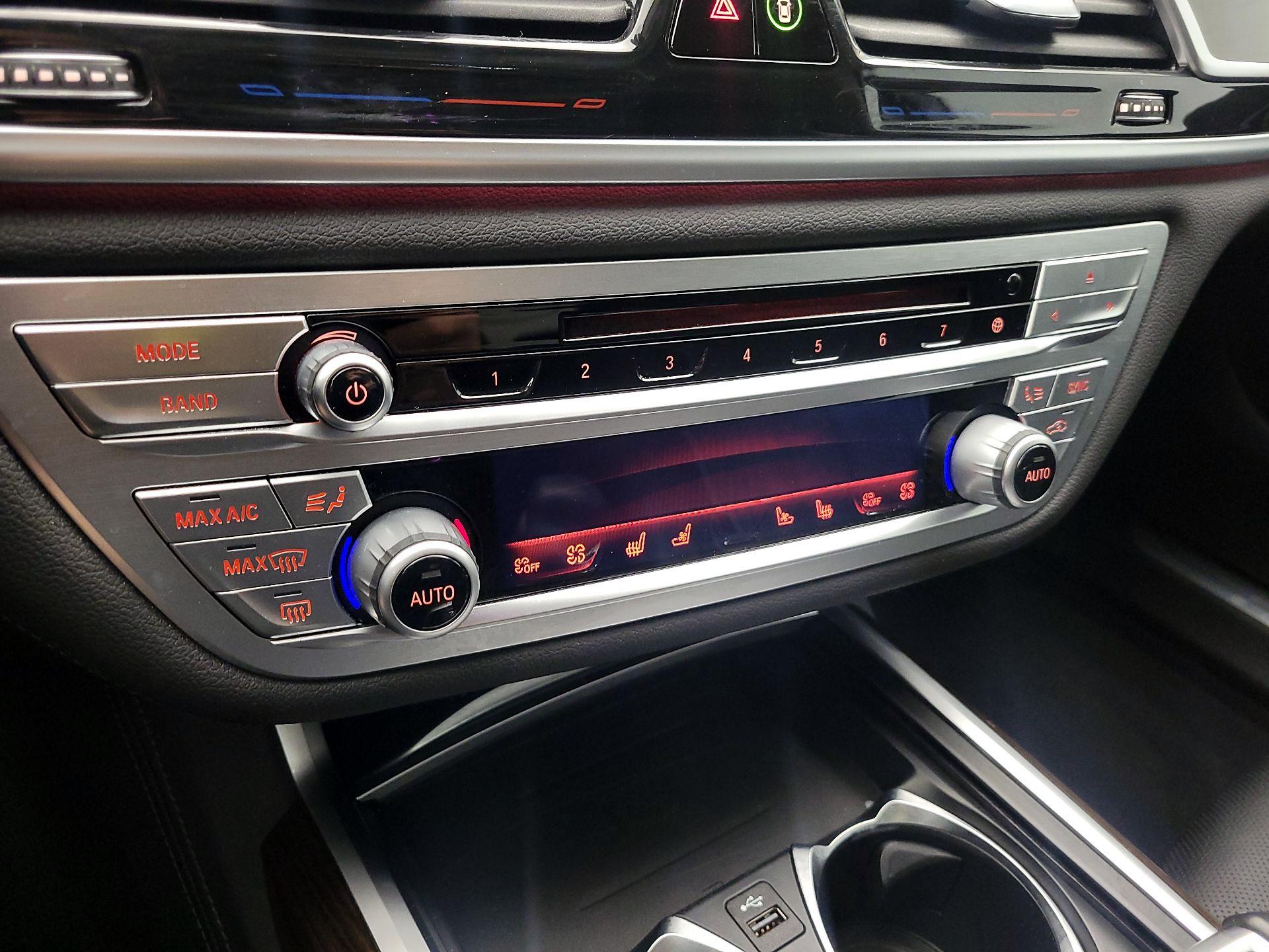 Thumbnail: 2020 BMW 7 Series - 17