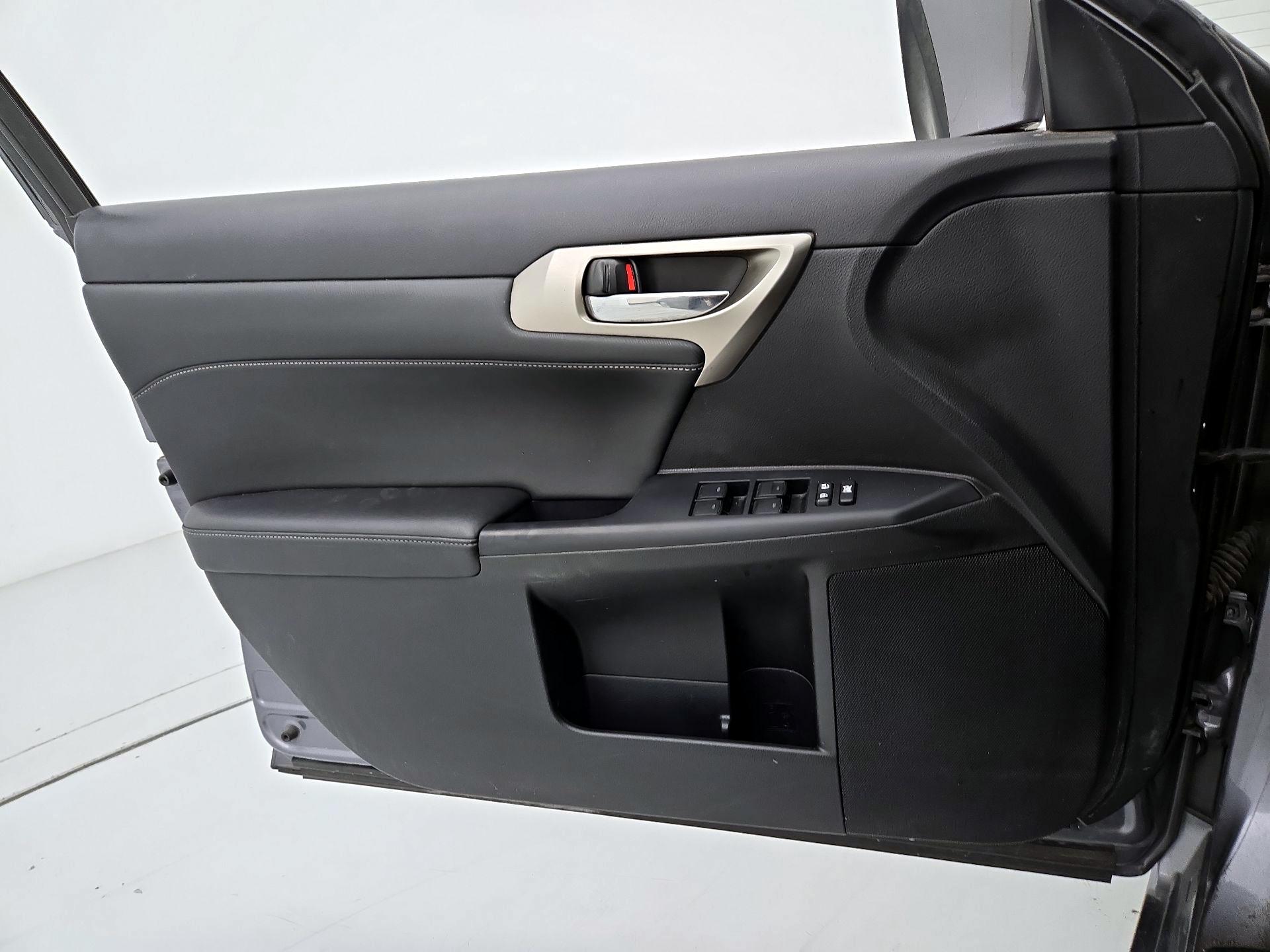 Thumbnail: 2014 Lexus CT - 12