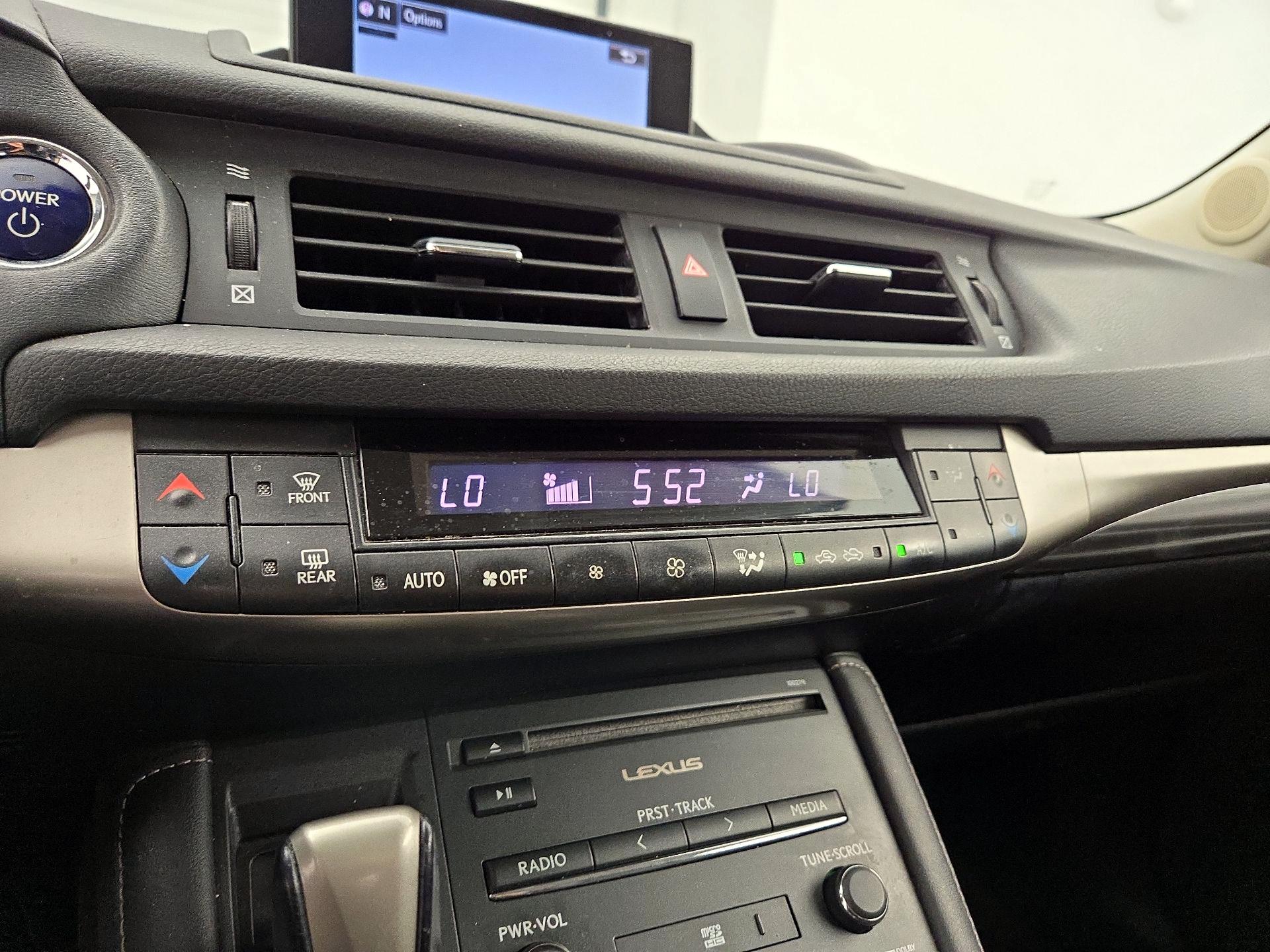 Thumbnail: 2014 Lexus CT - 17