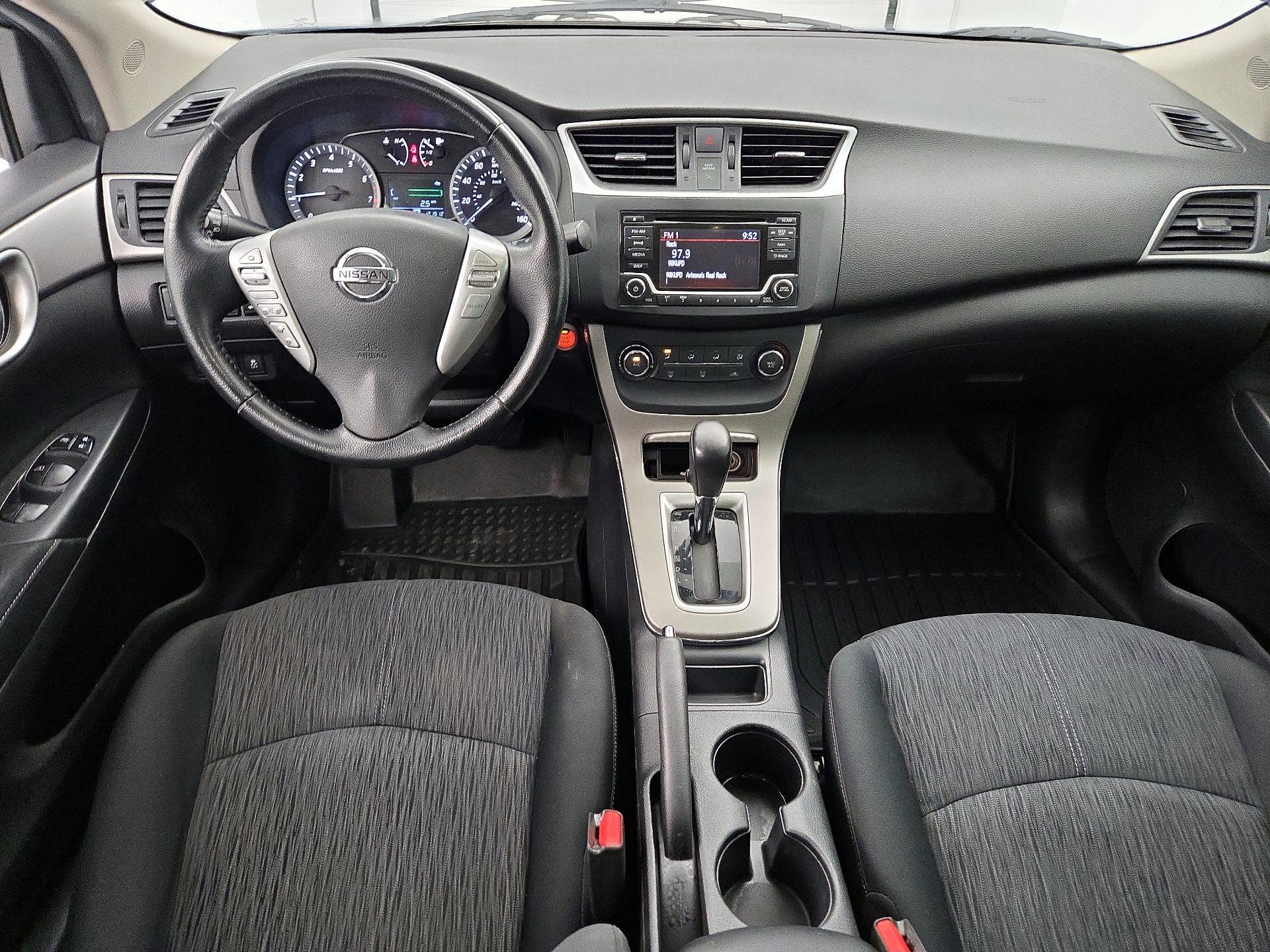 Thumbnail: 2015 Nissan Sentra - 9