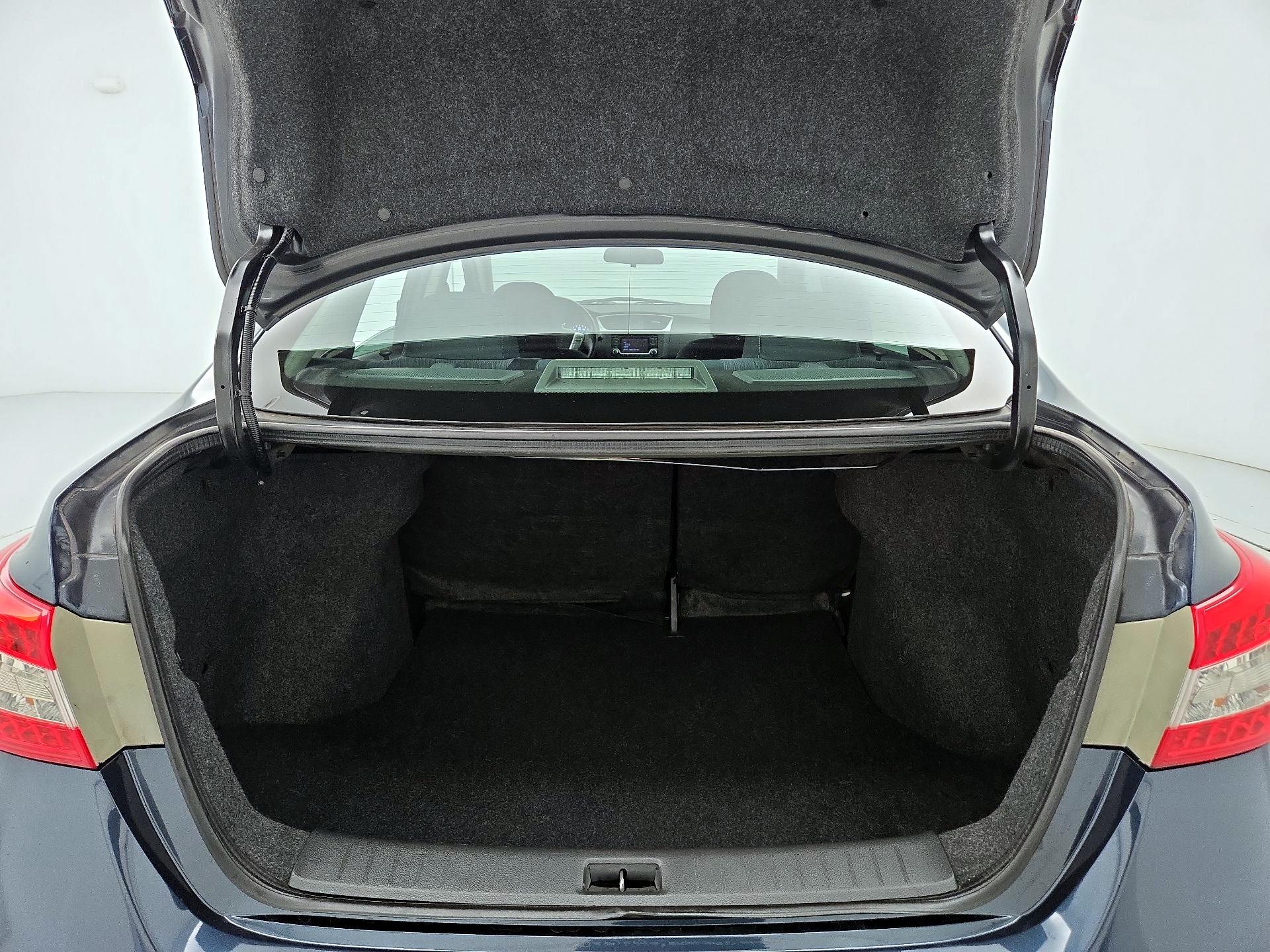 Thumbnail: 2015 Nissan Sentra - 20