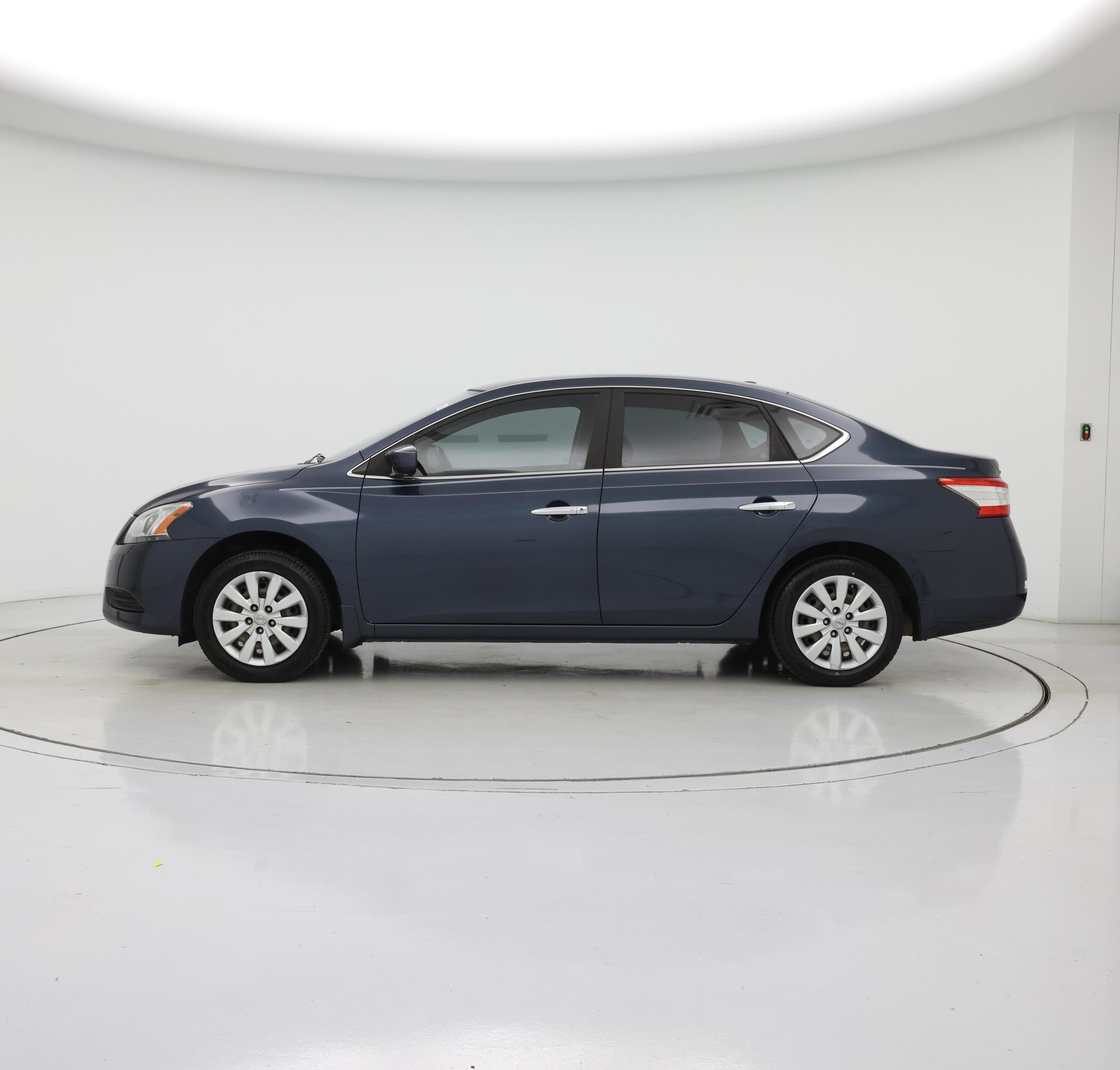 Thumbnail: 2015 Nissan Sentra - 3