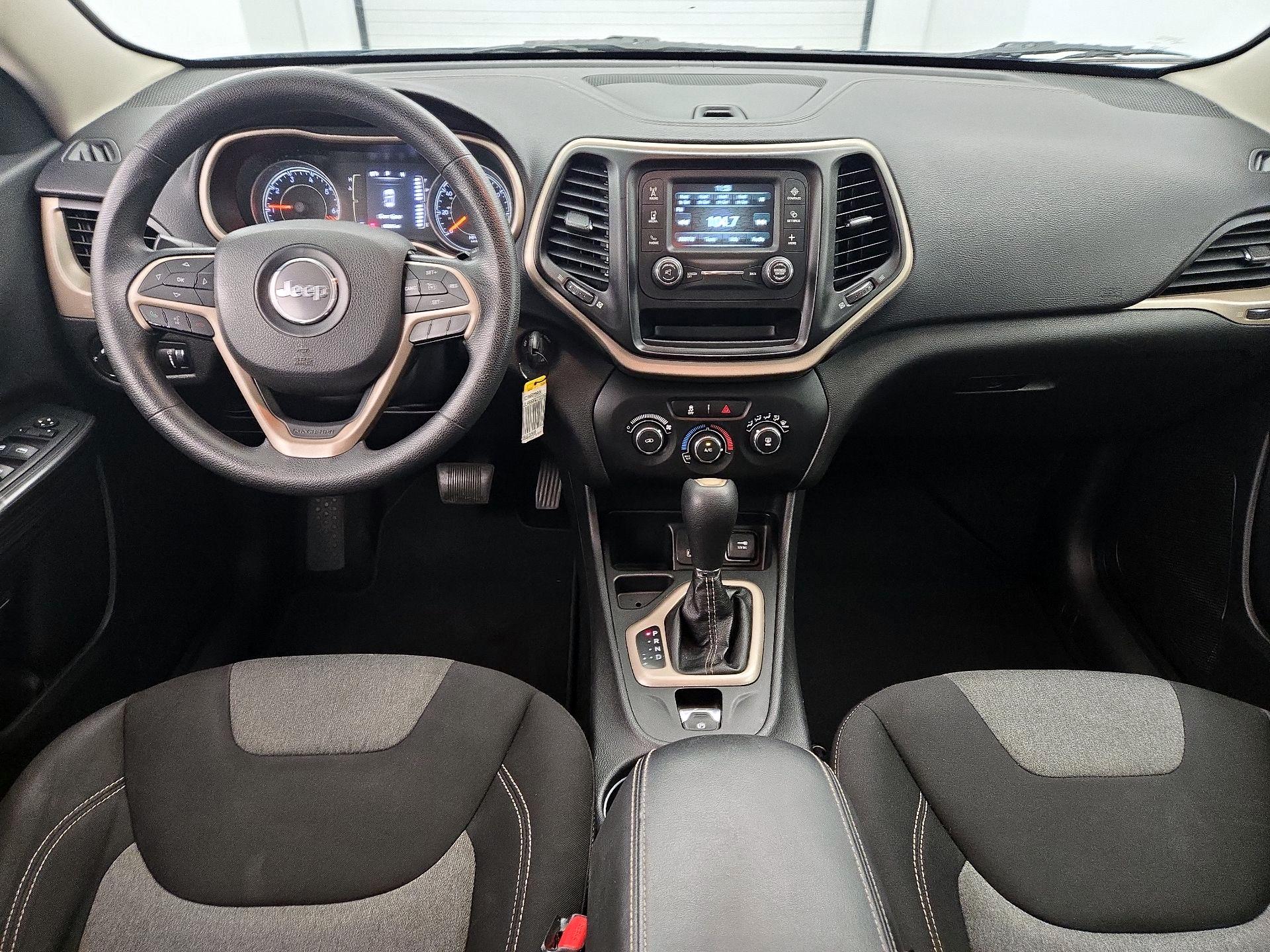 Thumbnail: 2015 Jeep Cherokee - 9