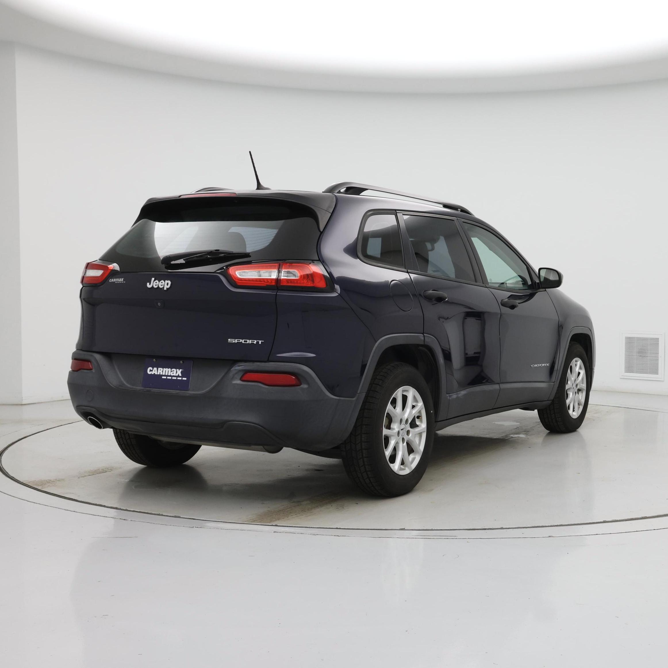 Thumbnail: 2015 Jeep Cherokee - 8