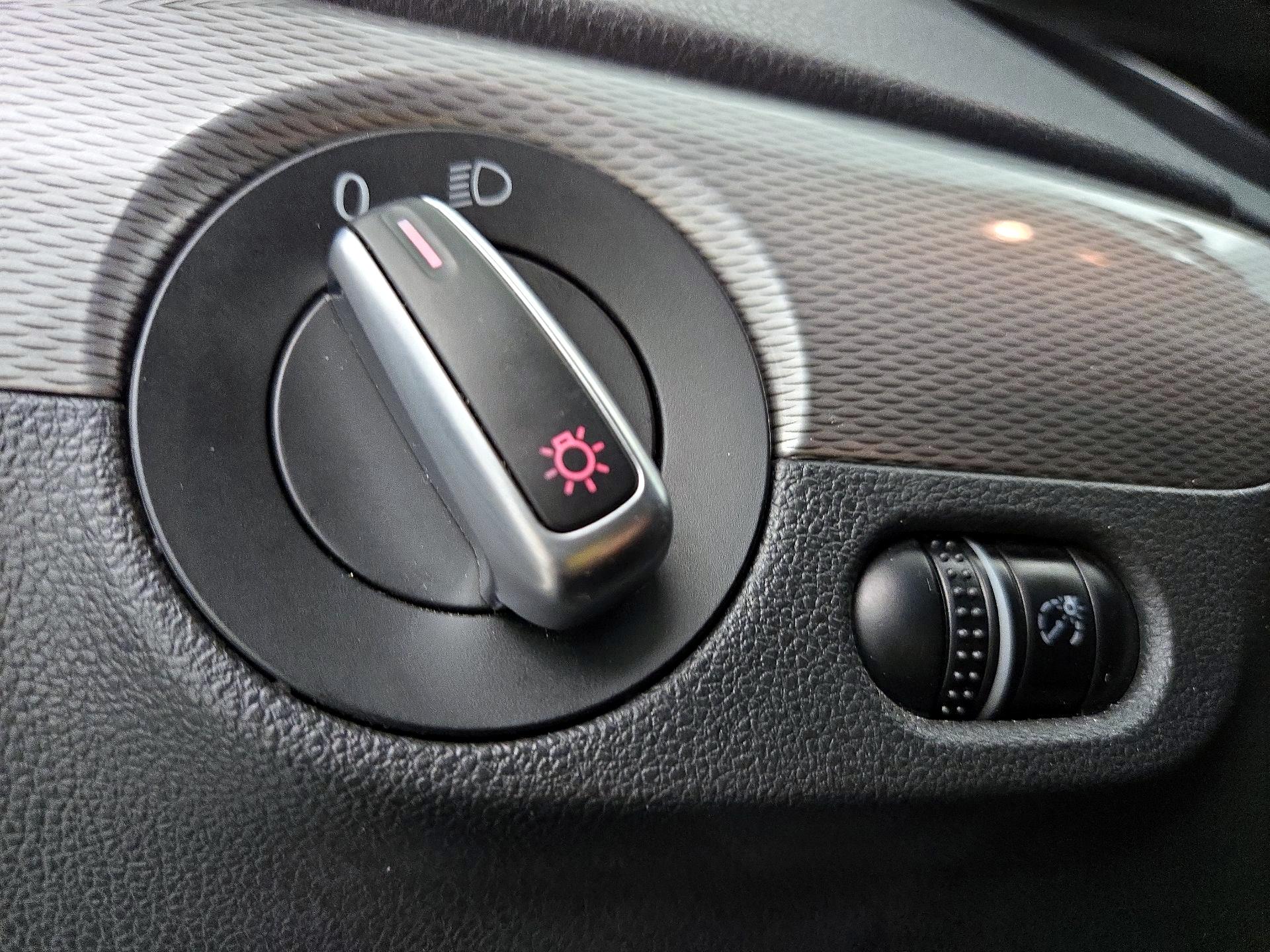 Thumbnail: 2017 Volkswagen Jetta - 13