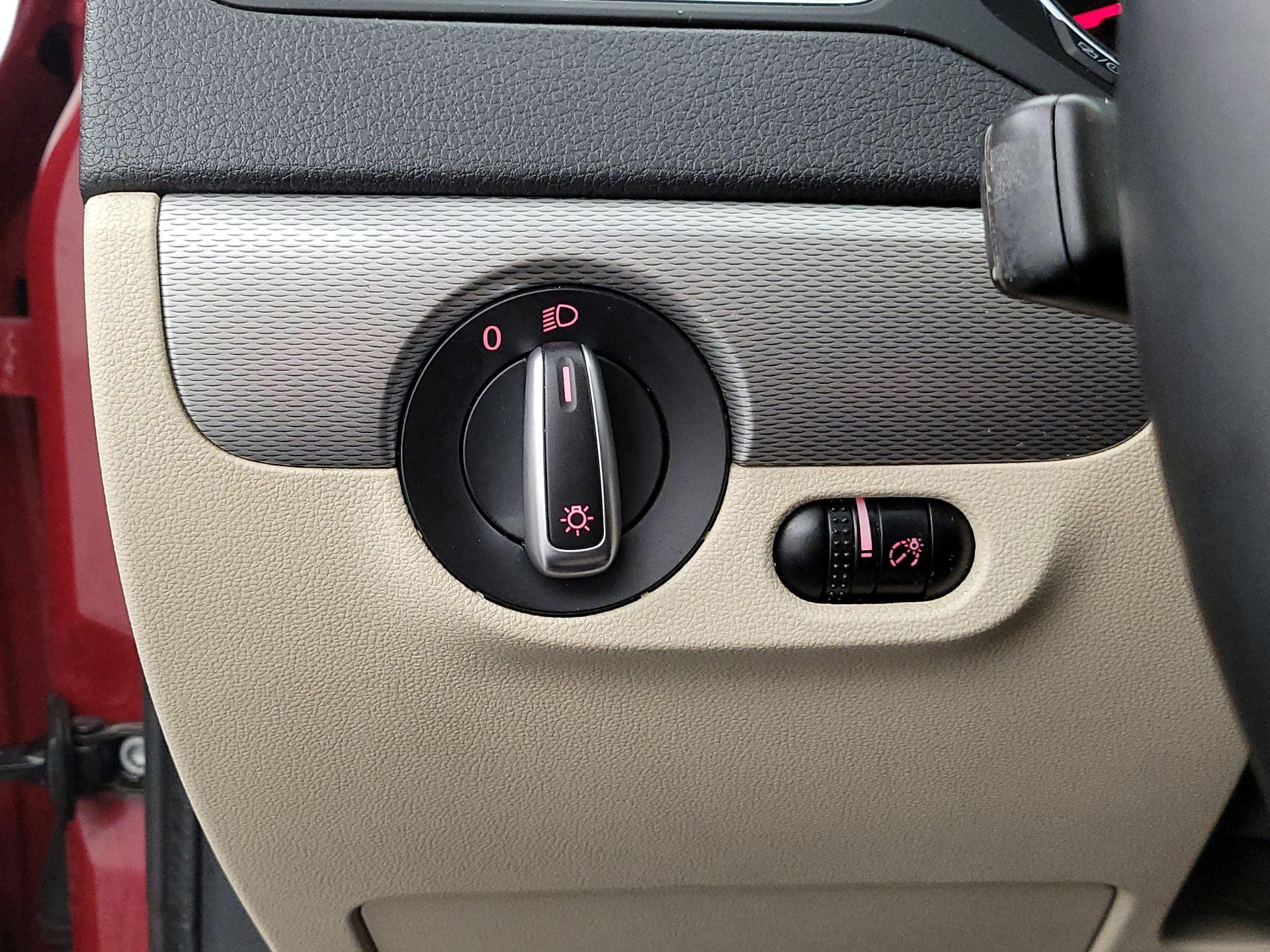 Thumbnail: 2017 Volkswagen Jetta - 13