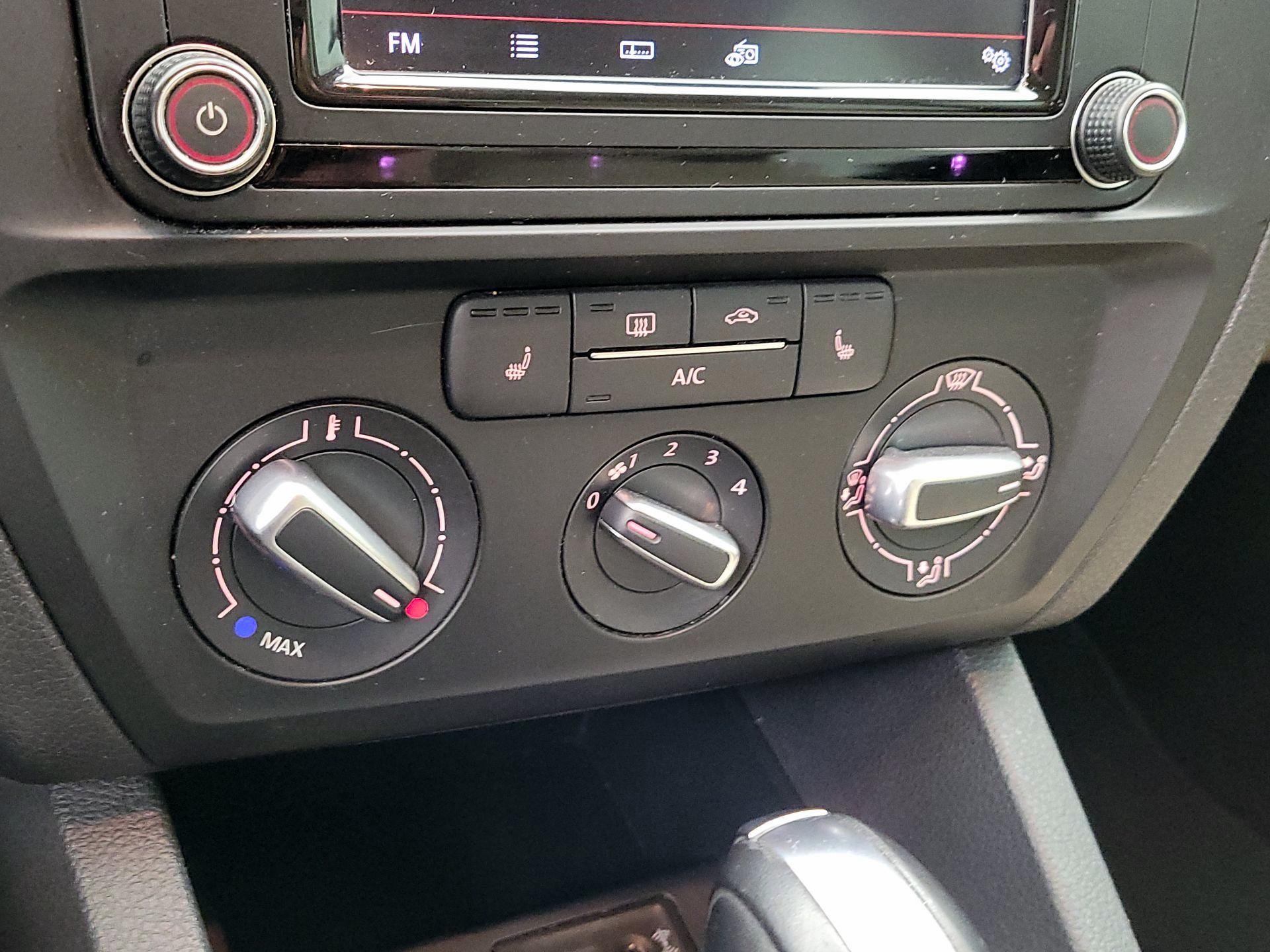 Thumbnail: 2017 Volkswagen Jetta - 16