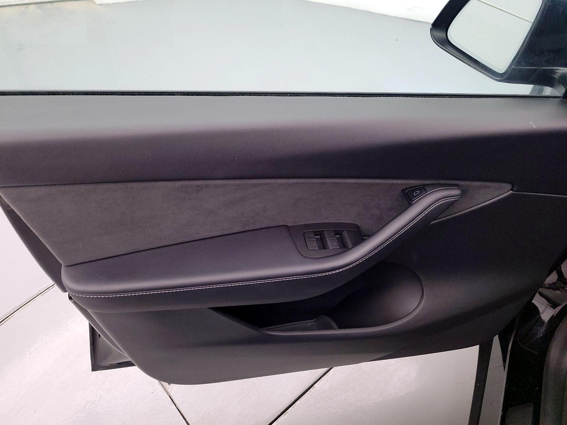 Thumbnail: 2022 Tesla Model Y - 12