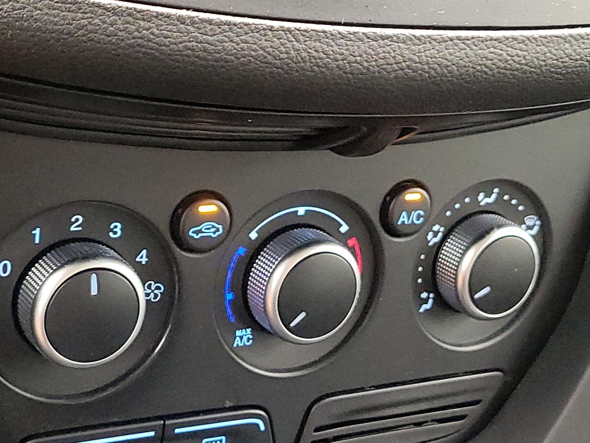 Thumbnail: 2014 Ford Escape - 16