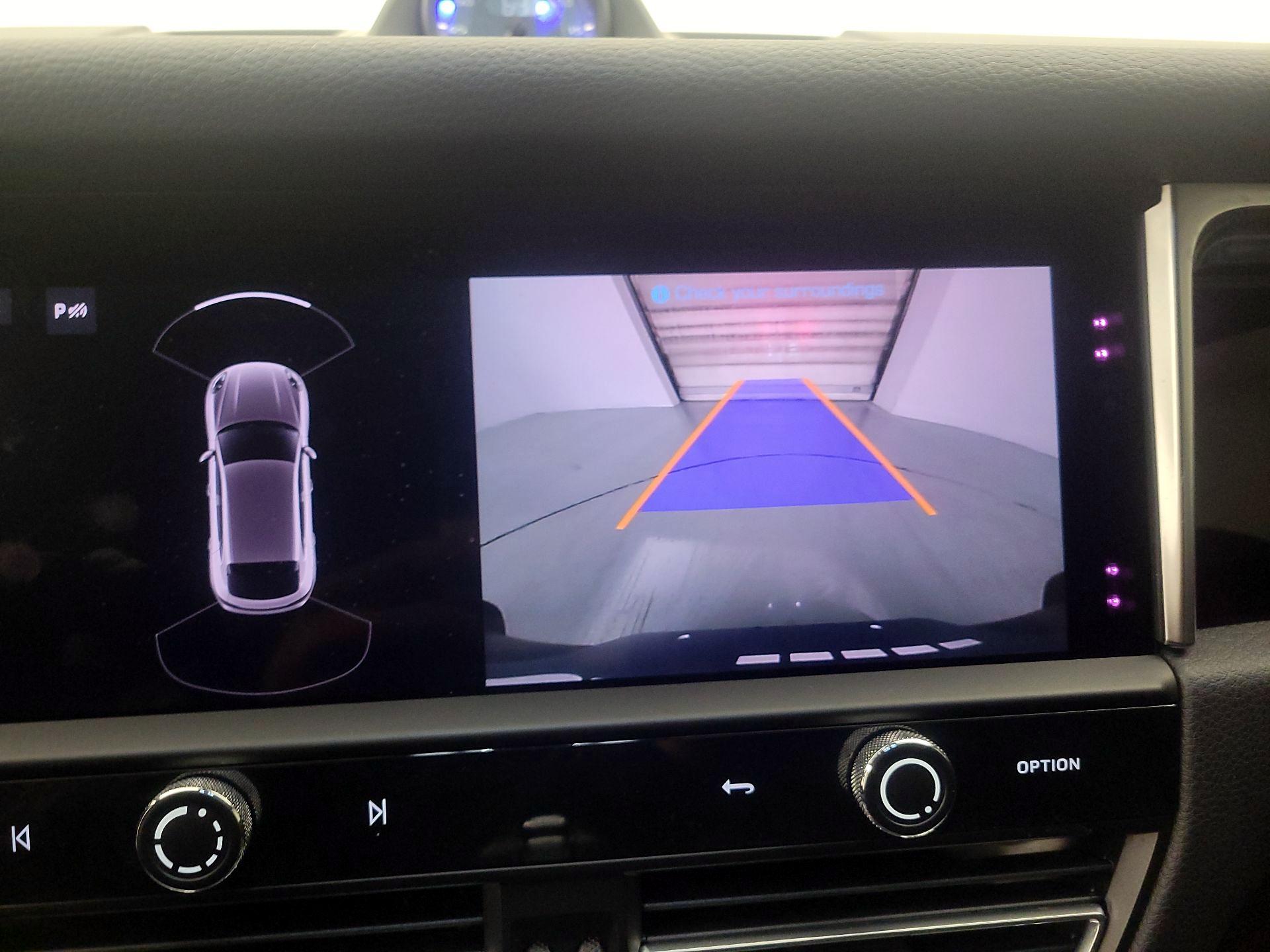 Thumbnail: 2023 Porsche Macan - 14