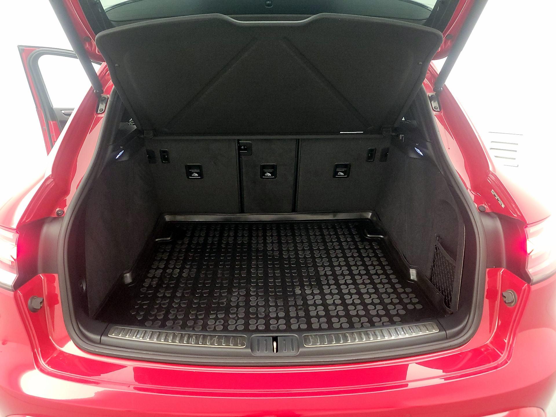 Thumbnail: 2023 Porsche Macan - 20