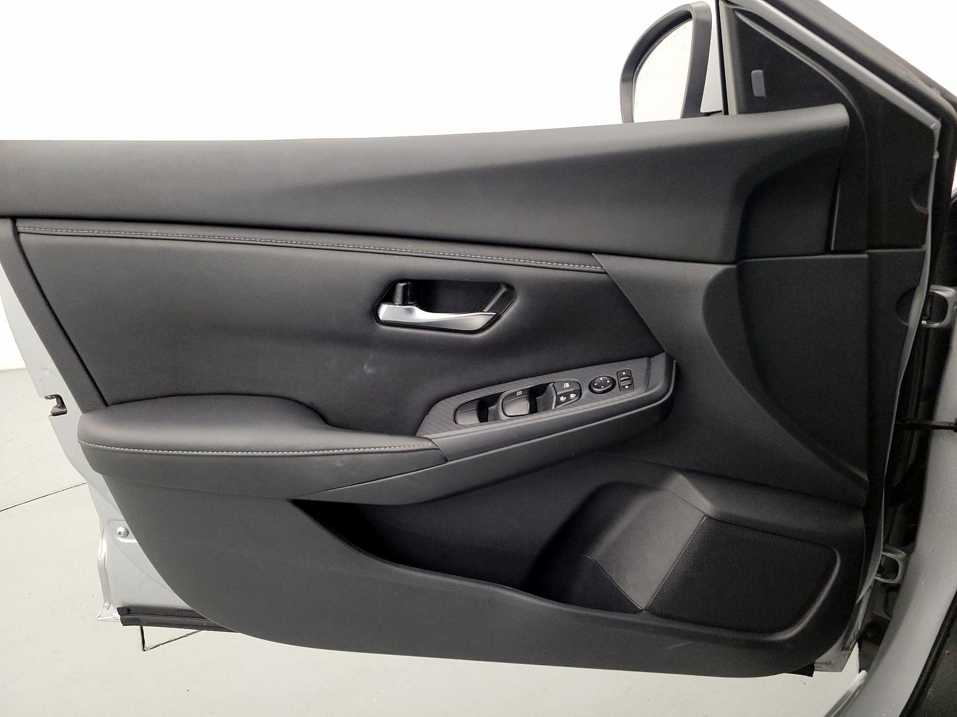 Thumbnail: 2023 Nissan Sentra - 12