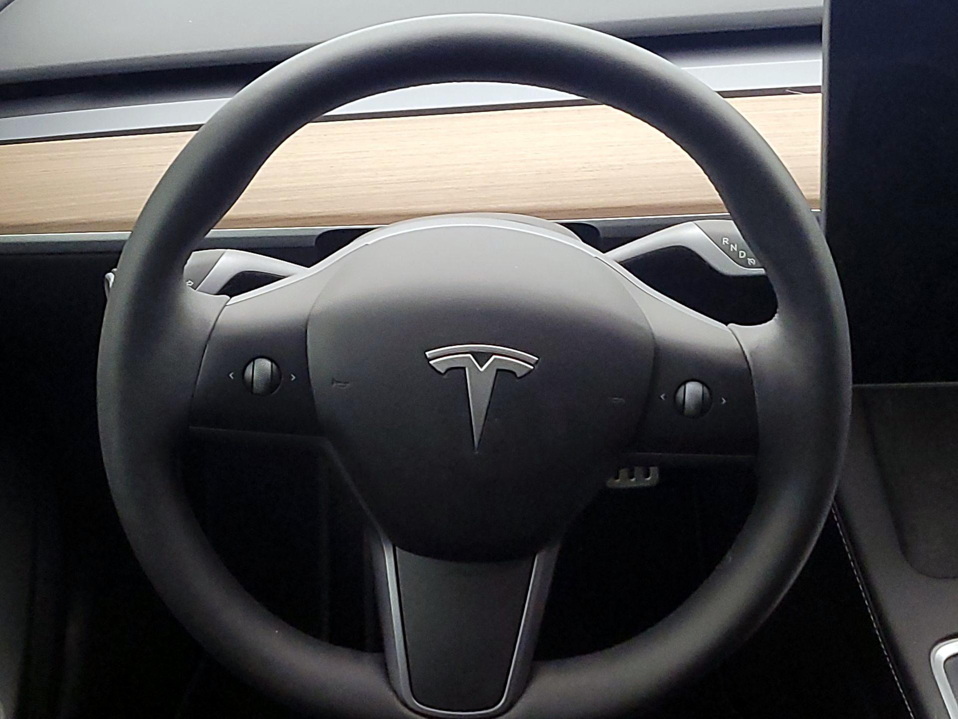 Thumbnail: 2023 Tesla Model 3 - 10