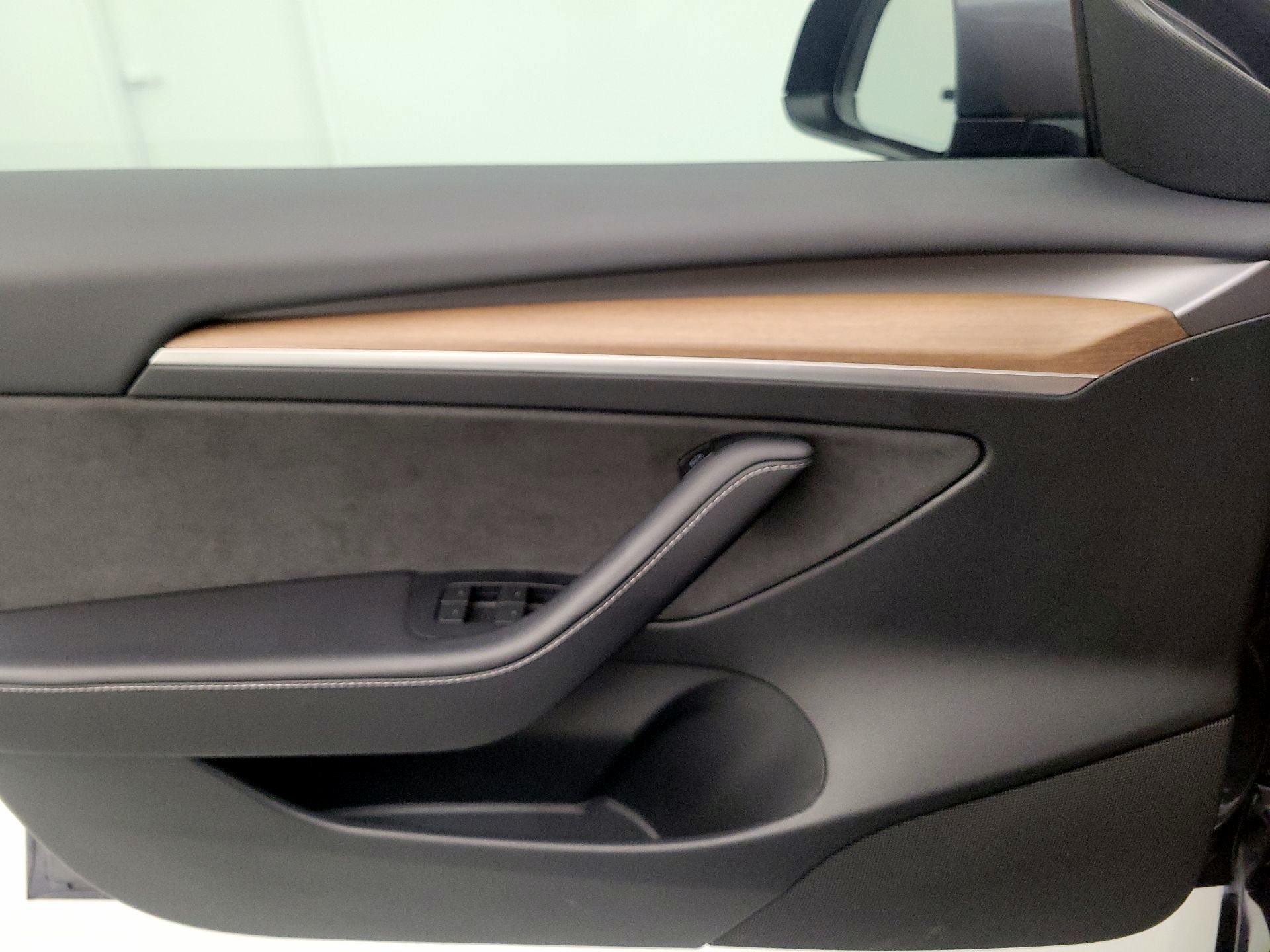 Thumbnail: 2023 Tesla Model 3 - 12