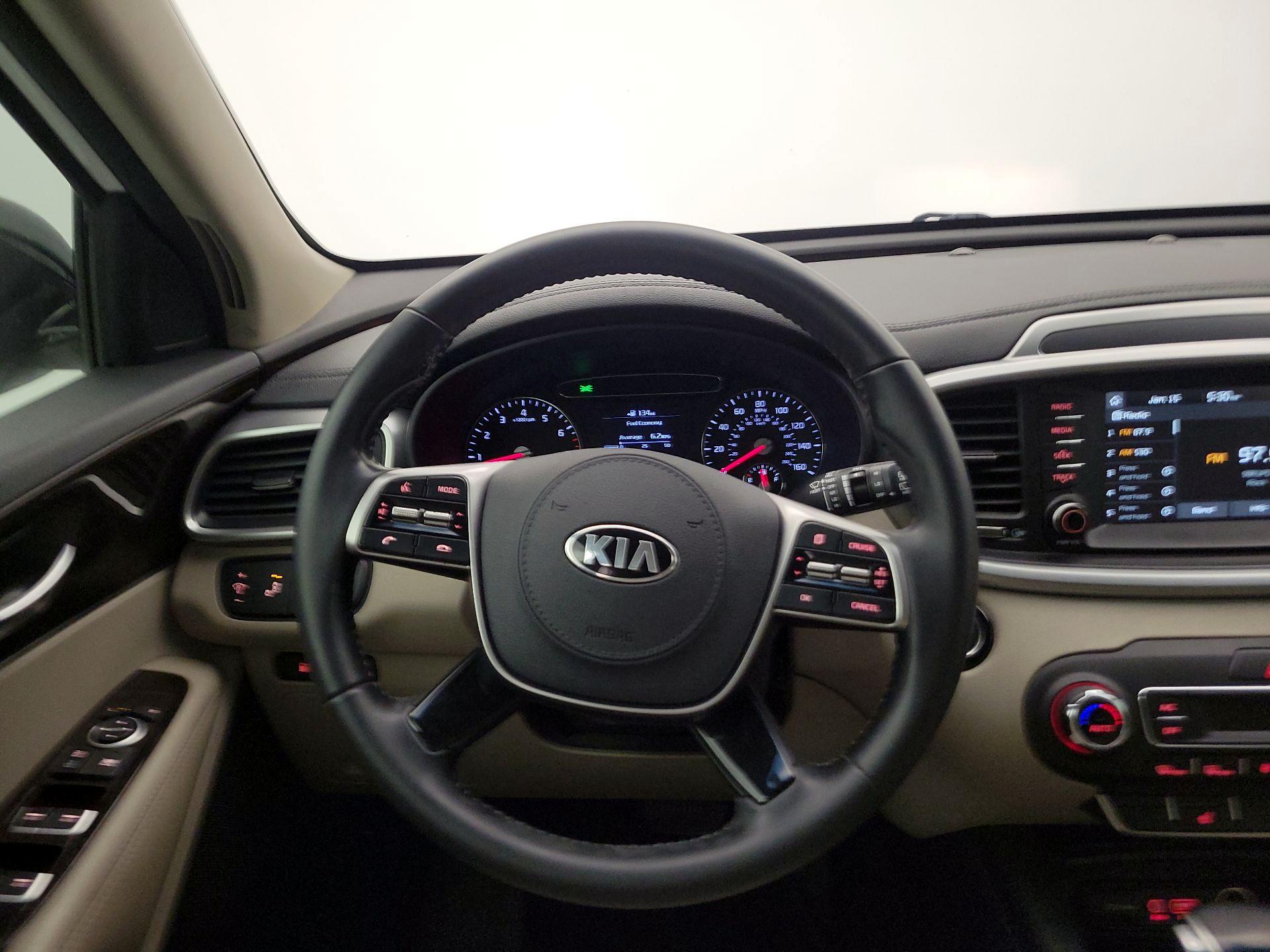 Thumbnail: 2020 Kia Sorento - 10