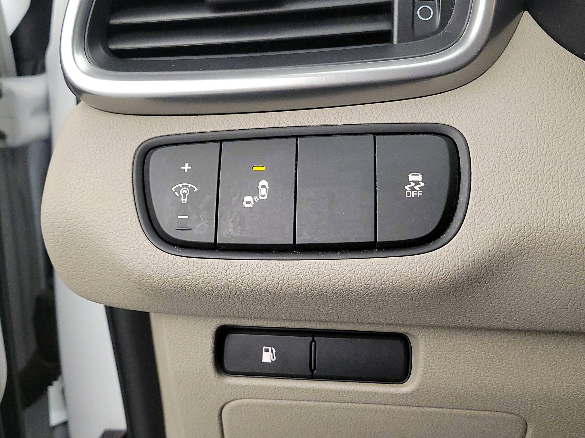 Thumbnail: 2020 Kia Sorento - 13