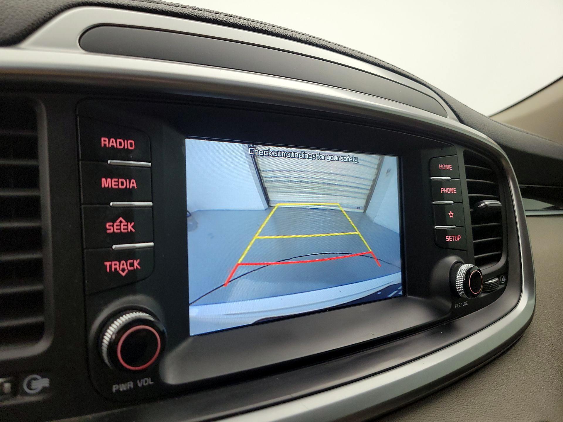 Thumbnail: 2020 Kia Sorento - 14