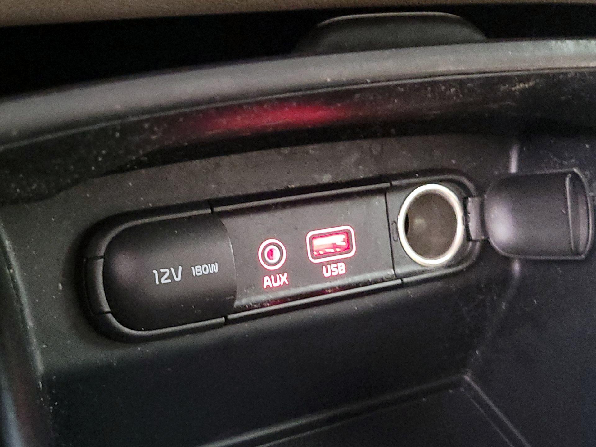 Thumbnail: 2020 Kia Sorento - 18